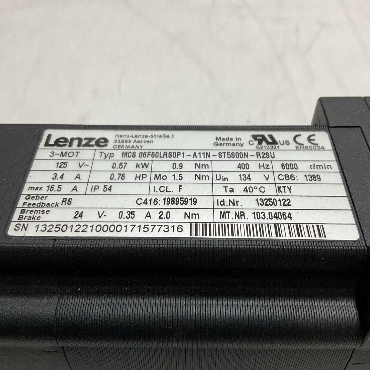 LENZE  MCS 06F60LRS0P1-A11N-ST5S00N-R2SU MOTOR SERVO U3S