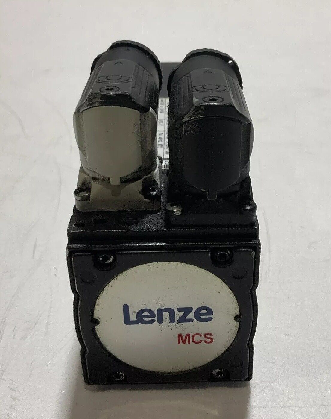 LENZE MCS 06I41LRSOBO-A11N-ST5S00N-R0SU SERVO MOTOR .86HP U3S