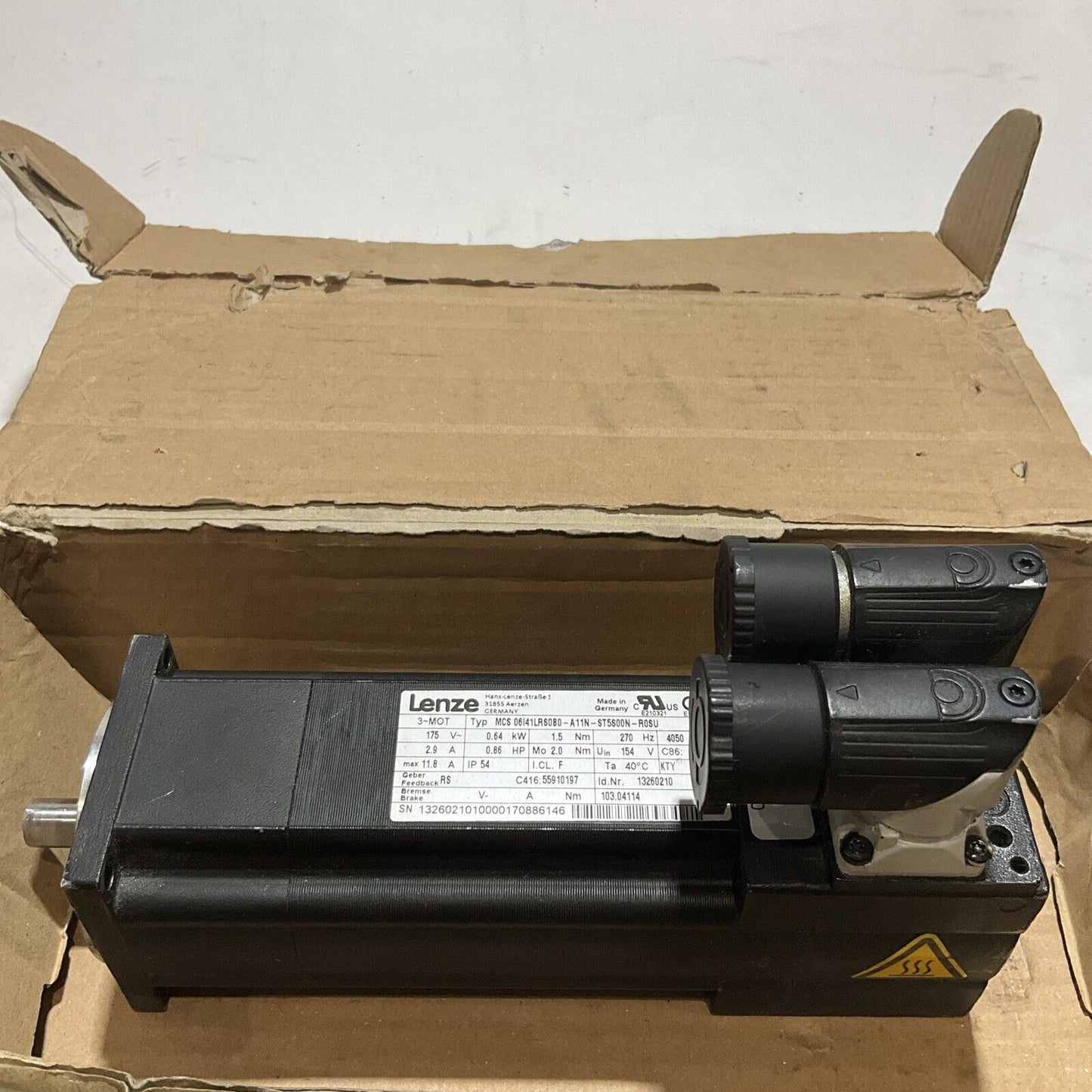 LENZE MCS 06I41LRSOBO-A11N-ST5S00N-R0SU SERVO MOTOR .86HP U3S