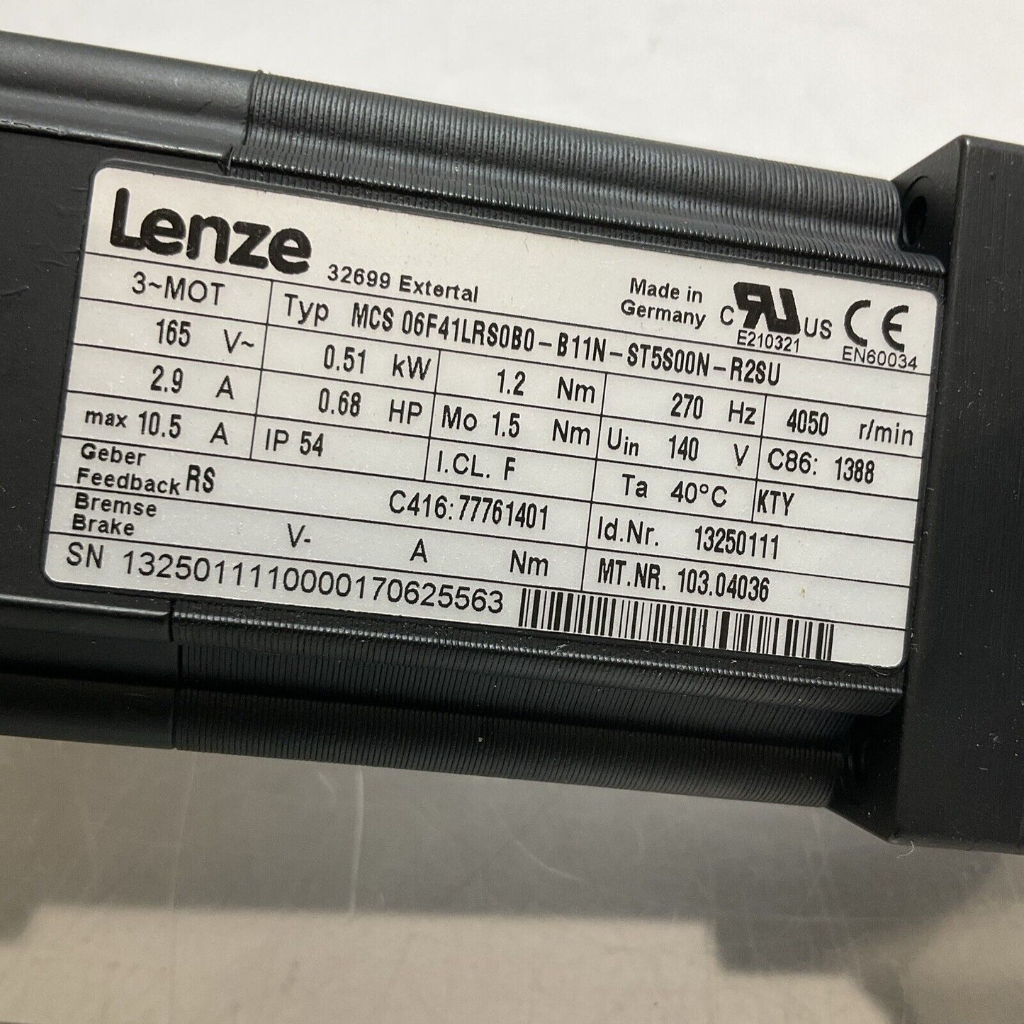 LENZE  MCS06F41LRS0B0-B11N-ST5S00N-R2SU  MOTOR SERVO U3S