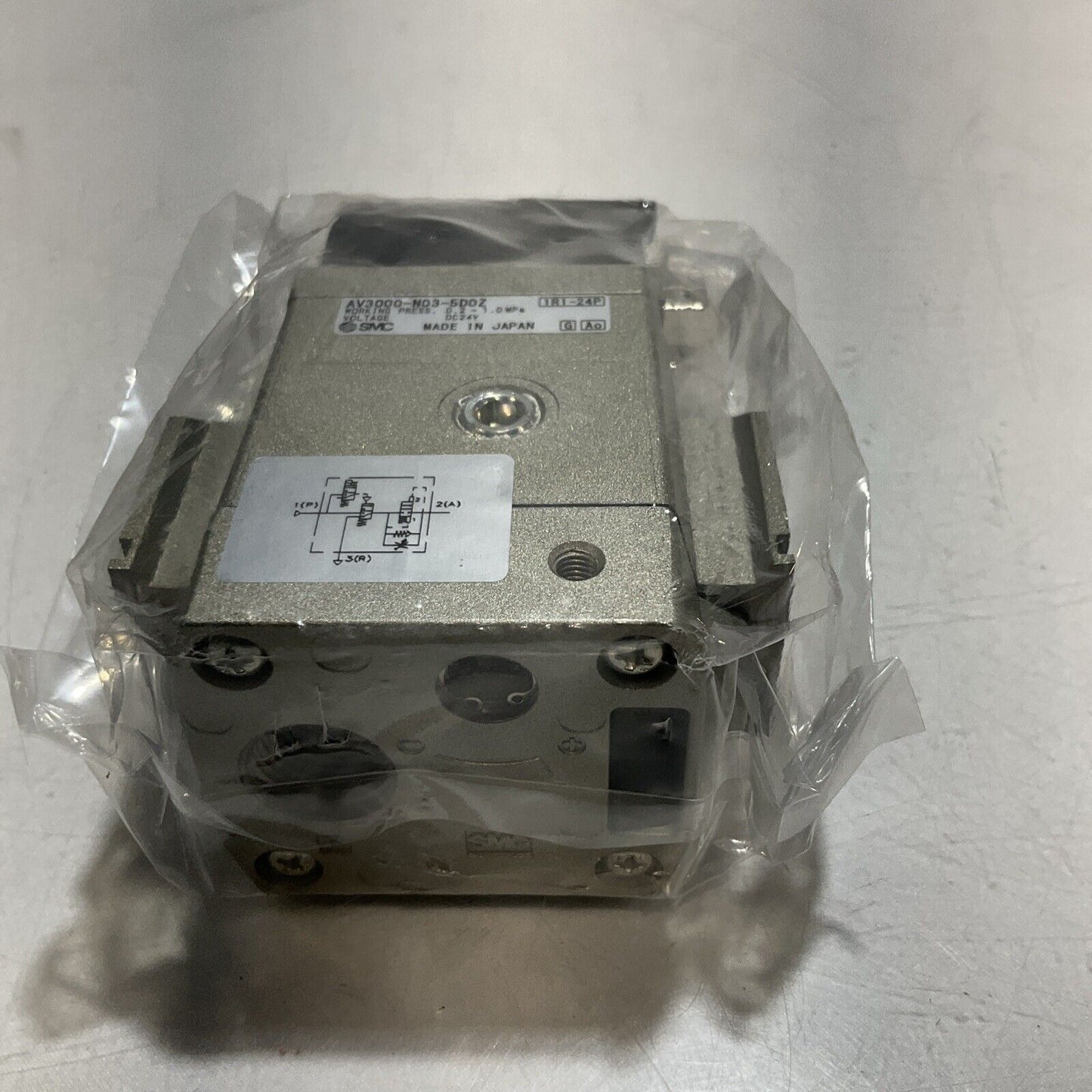 SMC AV3000- N03G- 5D0Z VALVE PNEUMATIC SOFT START U3S