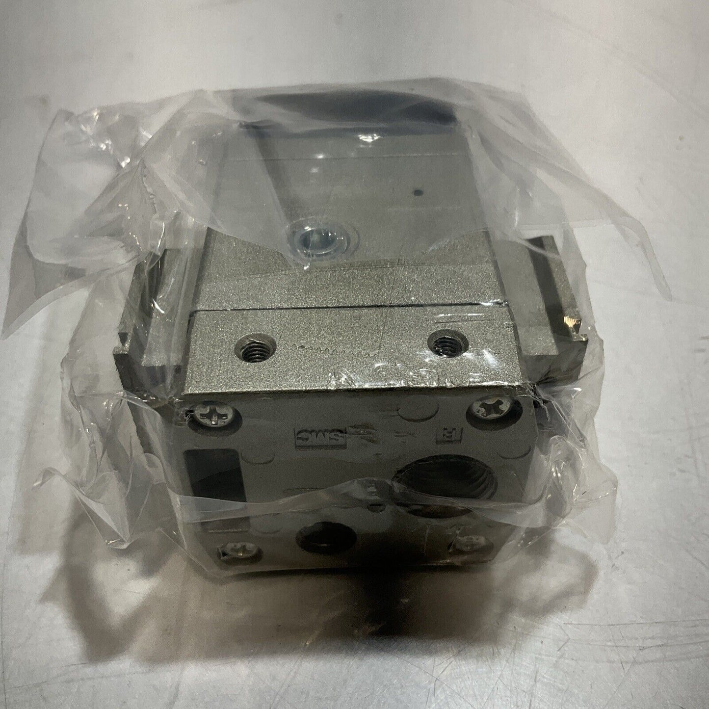 SMC AV3000- N03G- 5D0Z VALVE PNEUMATIC SOFT START U3S