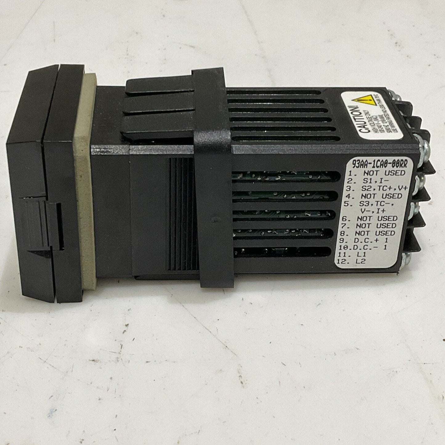 WATLOW 93AA-1CA0-00RR TEMPERATURE CONTROLLER SERIES 935 100-240V 50/60HZ RM6