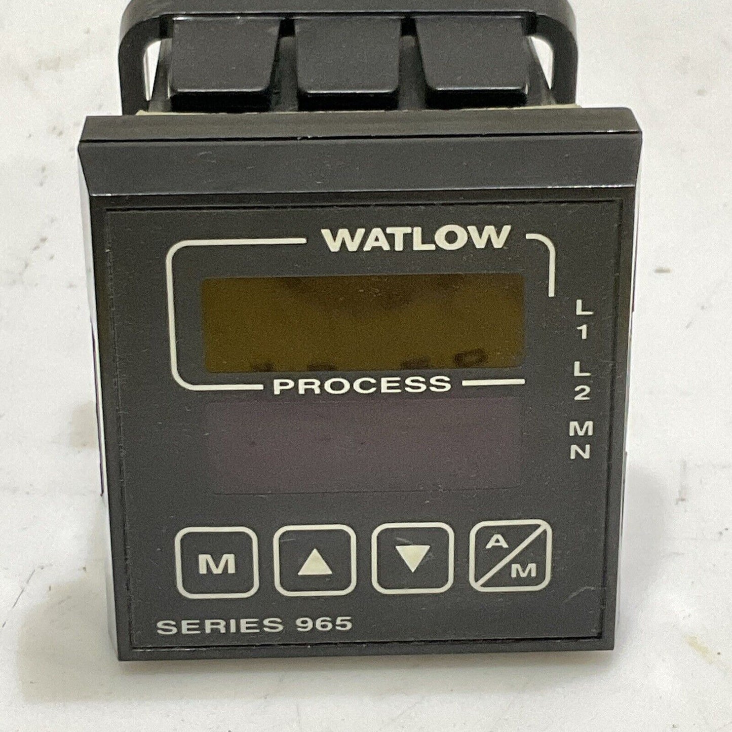 WATLOW 93AA-1CA0-00RR TEMPERATURE CONTROLLER SERIES 935 100-240V 50/60HZ RM6