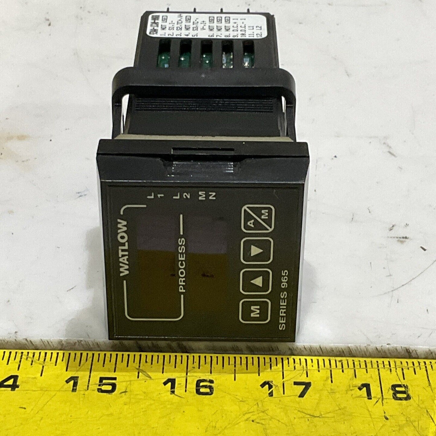 WATLOW 93AA-1CA0-00RR TEMPERATURE CONTROLLER SERIES 935 100-240V 50/60HZ RM6