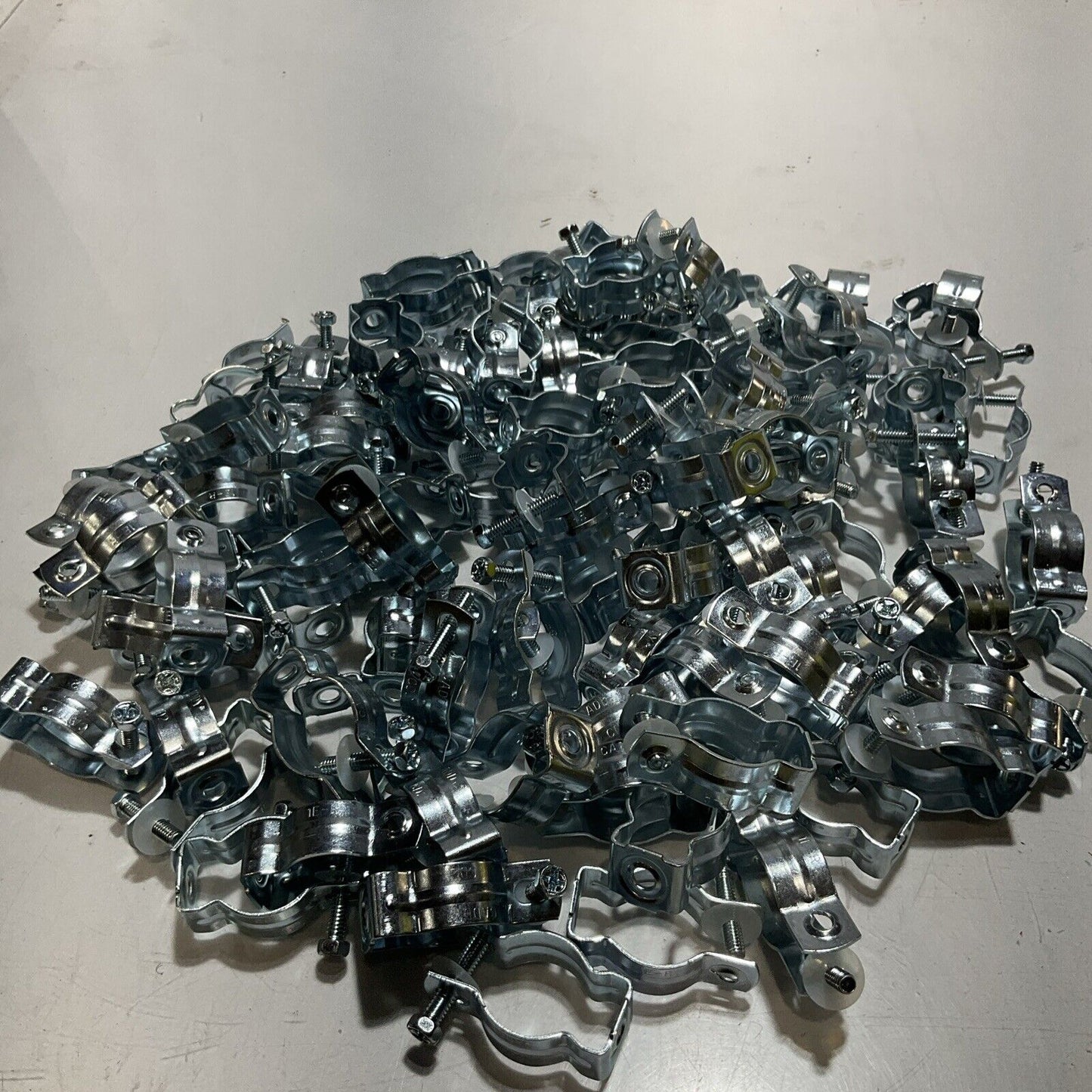 CADDY  CD2B  CD SERIES CONDUIT HANGERS  LOT OF  100 U3S