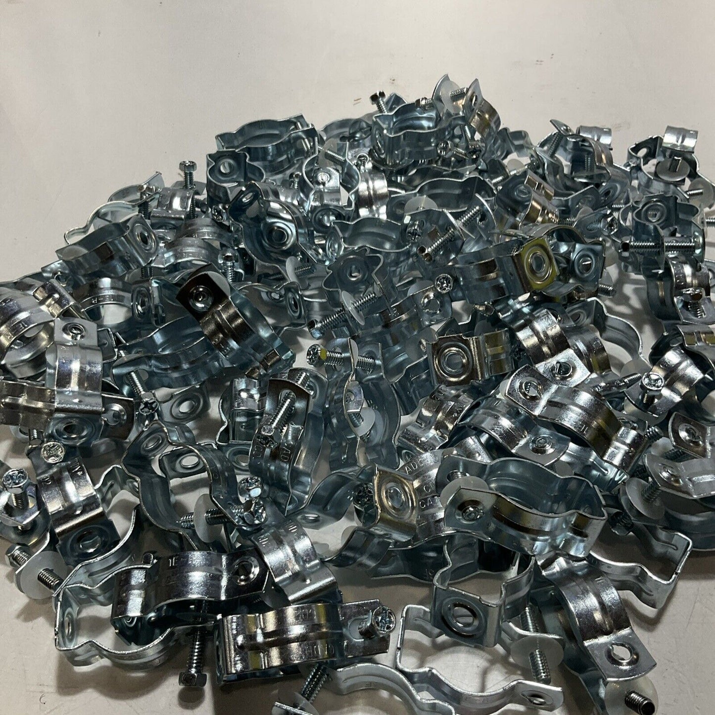 CADDY  CD2B  CD SERIES CONDUIT HANGERS  LOT OF  100 U3S