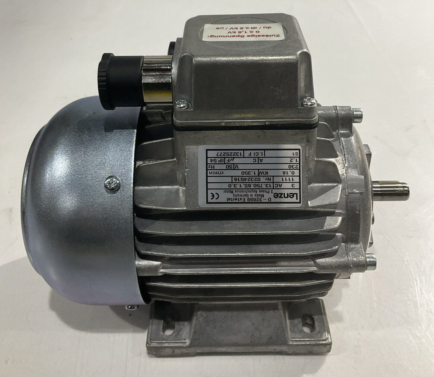 LENZE D-32699 13.750.65.1.3.0 PHASE MOTOR 180W 230/400 VAC 50 HZ 3 AC U3S