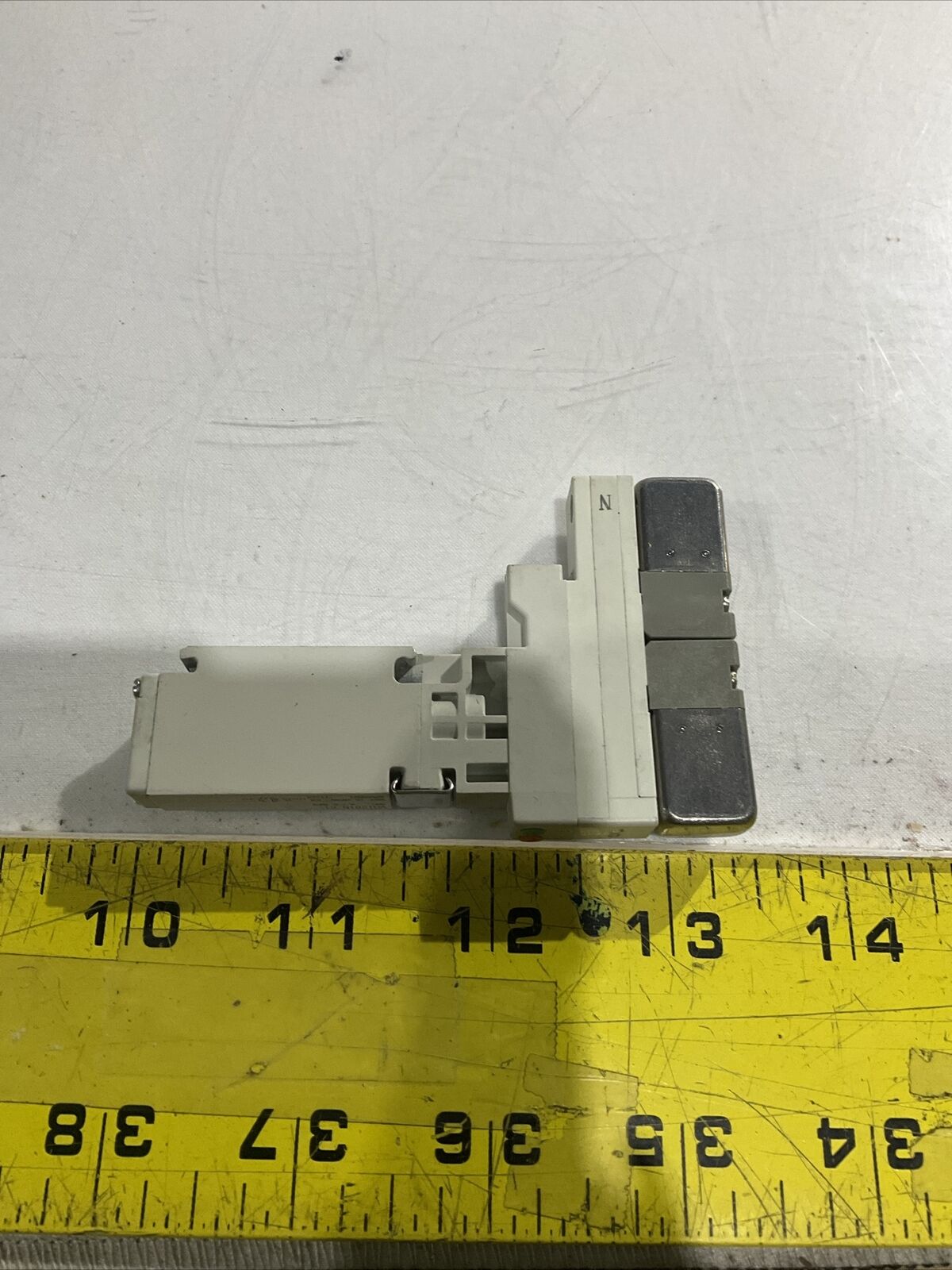 SMC VQ1201N-51 PNEUMATIC SOLENOID VALVE  LOT OF 2 U3S