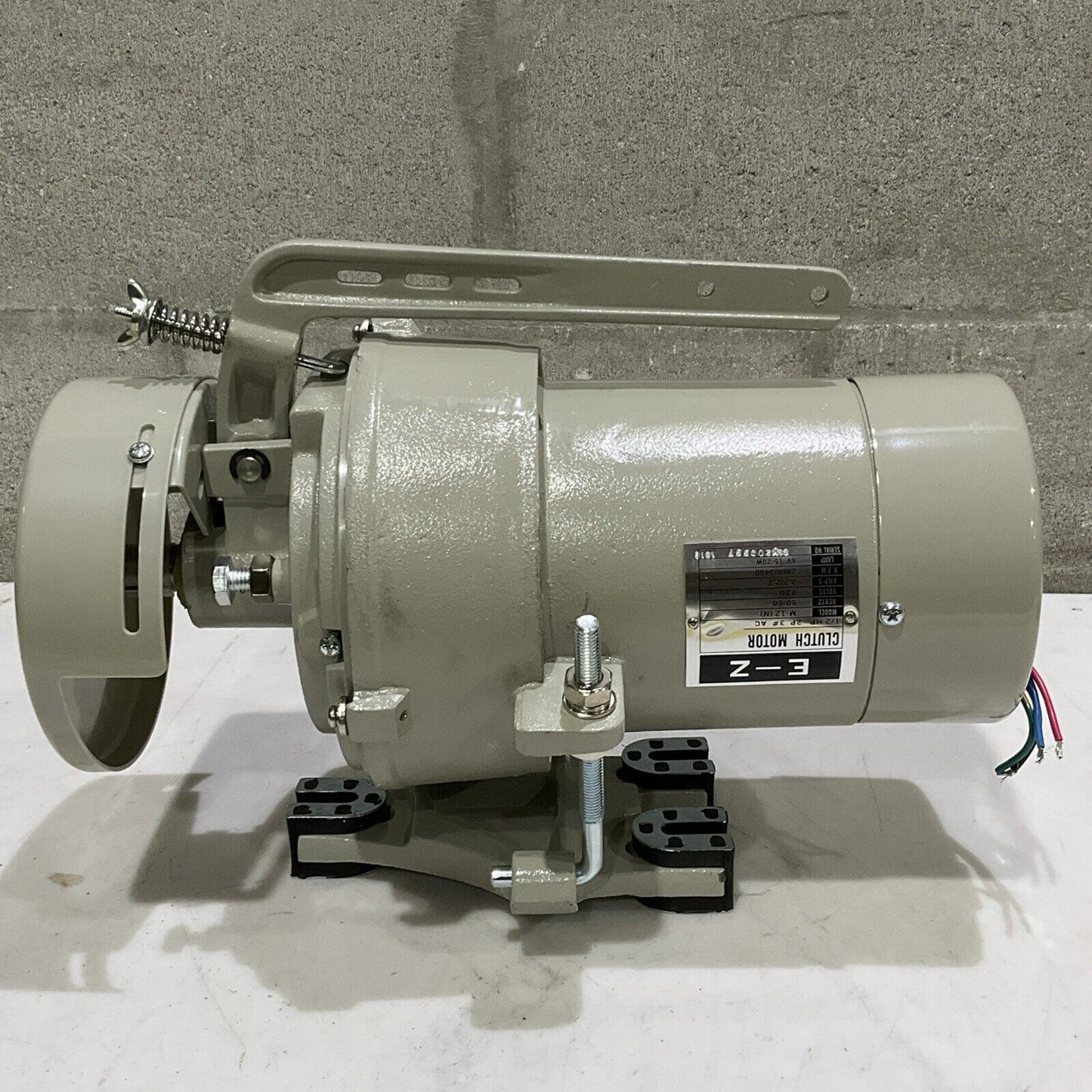 E-Z M-12 ( N ) CLUTCH MOTOR 50/60 HZ 220V 2.7/2.2A 2860 RPM RM6