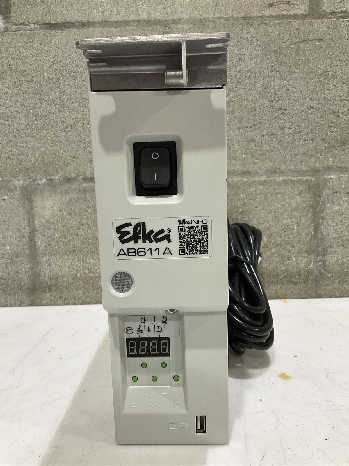 EFKA AB611A5021 N214 COMPACT SERVO MOTOR VARIO DC 50/60 HZ 230V RM6