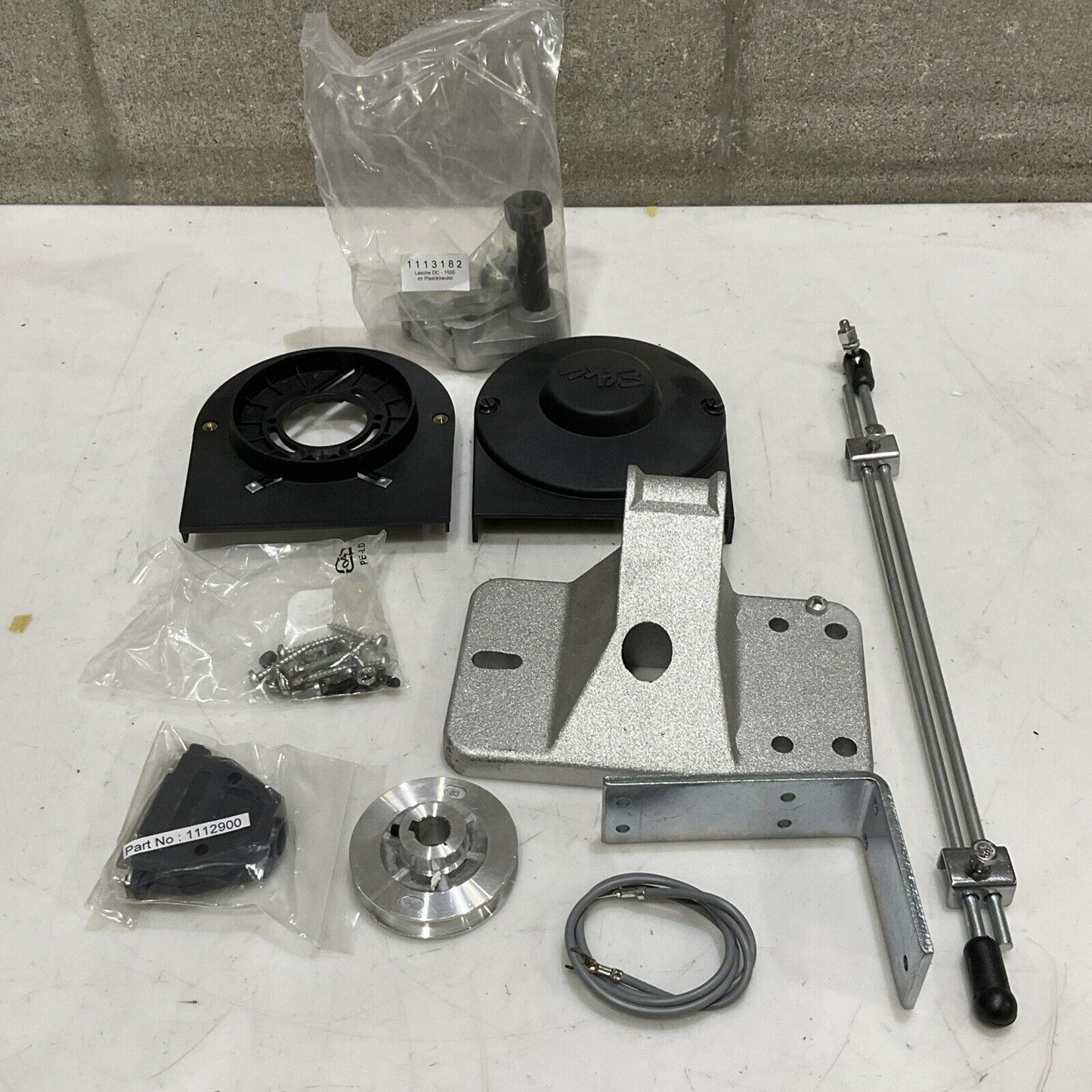 EFKA AB611A5021 N214 COMPACT SERVO MOTOR VARIO DC 50/60 HZ 230V RM6