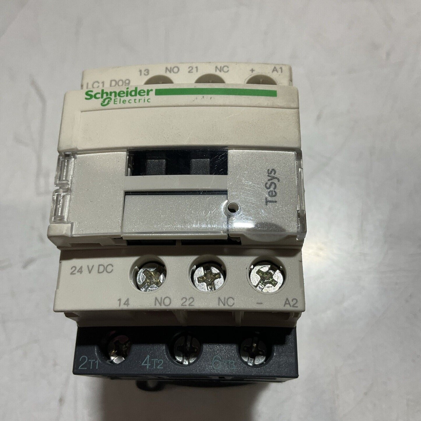 SCHNEIDER ELECTRIC LC1D09BD CONTACTOR  24V 3 P  50/60 HZLOT OF 3 U3S