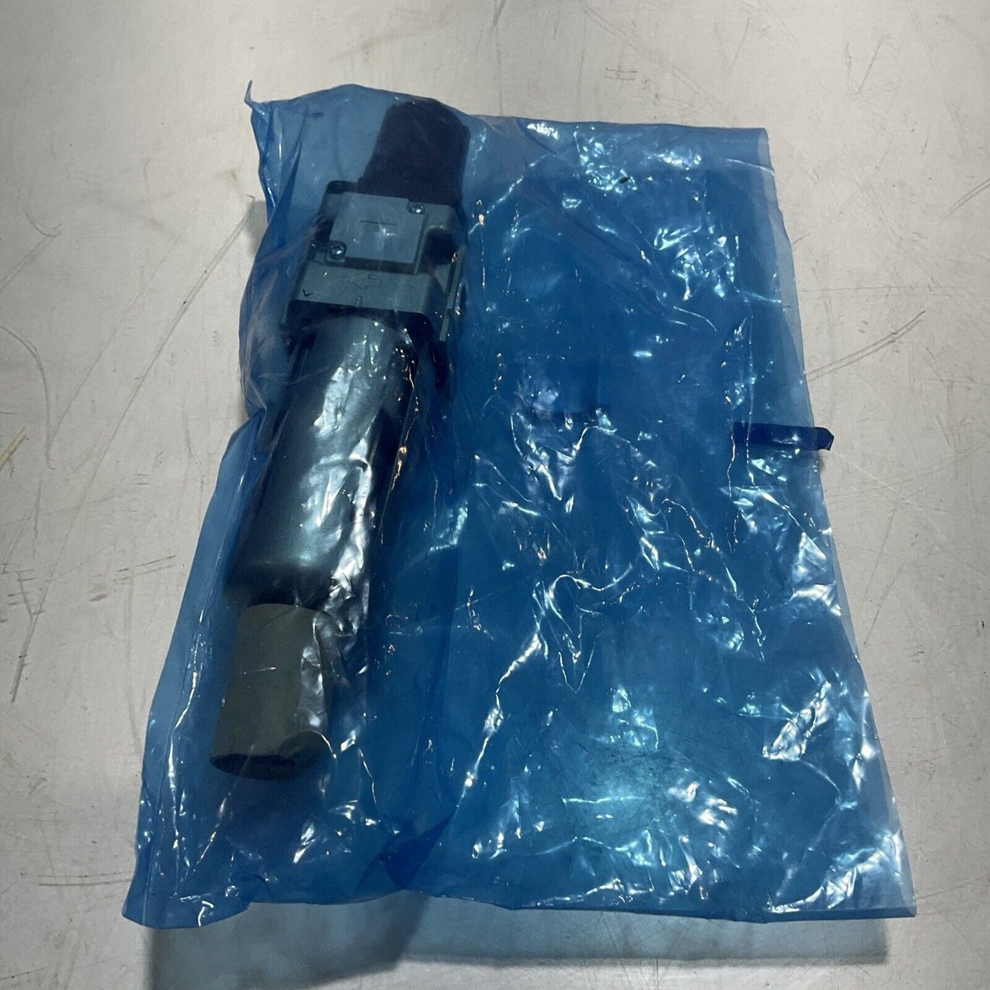 SMC  AW30-NO3C-Z   PNEUMATIC  FILTER REGULATOR  U3S
