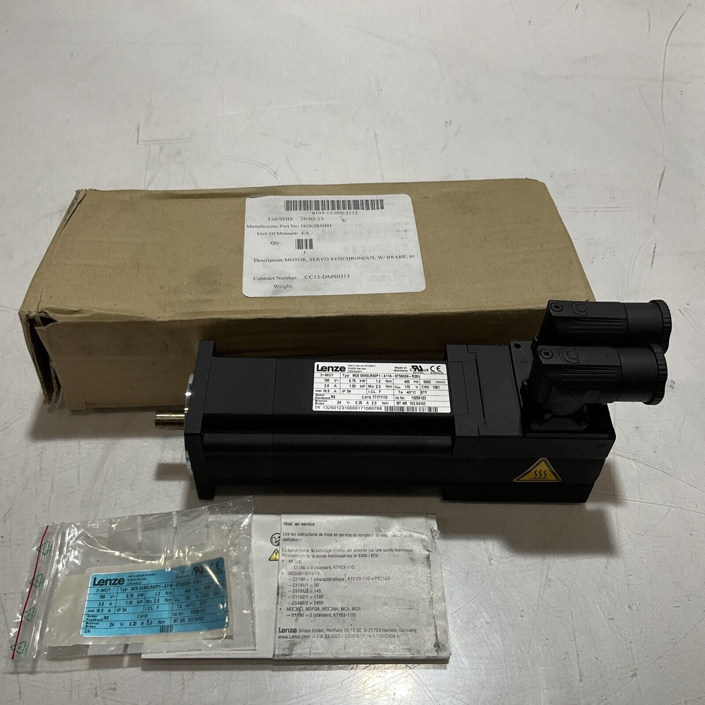 LENZE  MCS 06160LRSOP1-A11N-ST5S00N-R2SU  SYNCHRONOUS SERVO MOTOR U3S