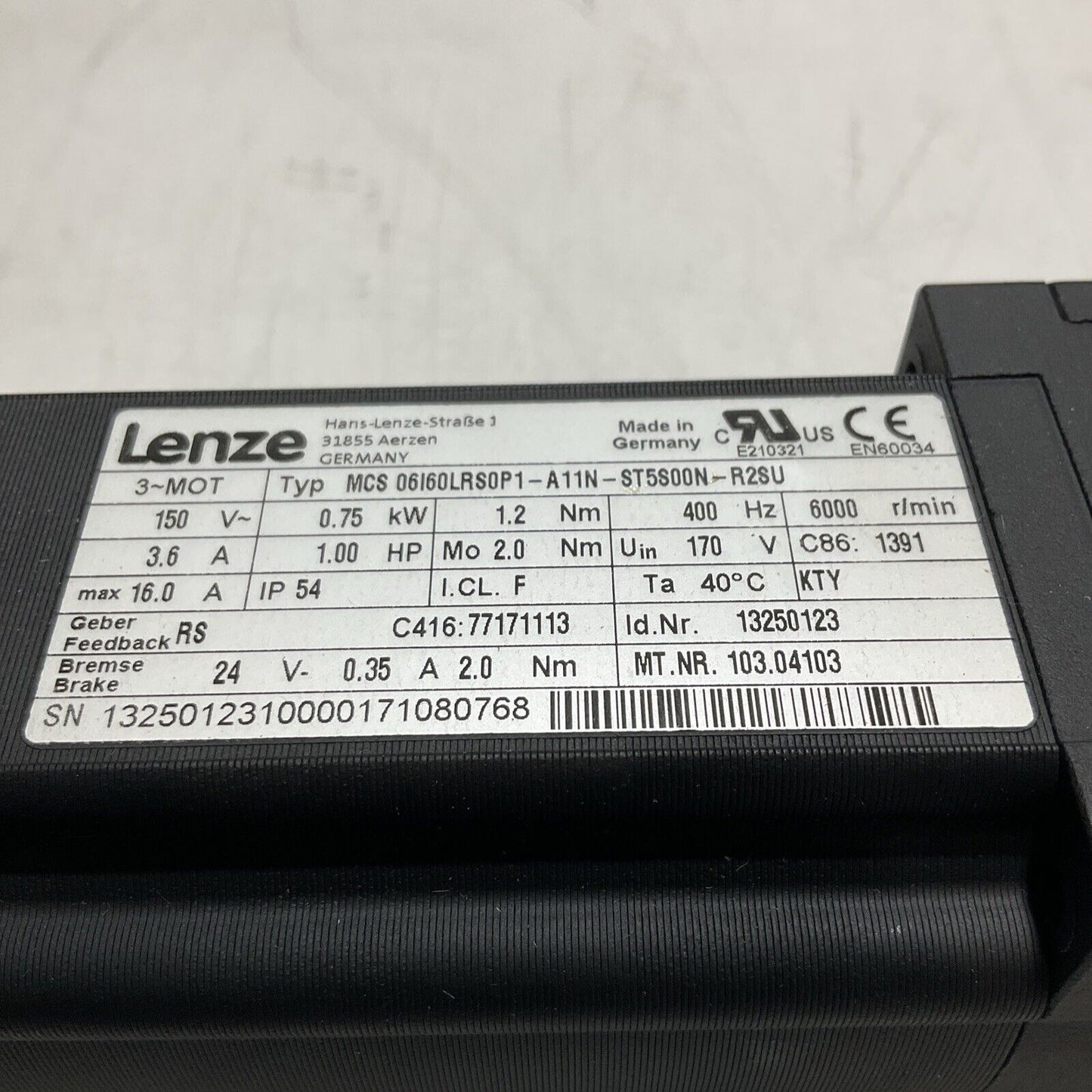 LENZE  MCS 06160LRSOP1-A11N-ST5S00N-R2SU  SYNCHRONOUS SERVO MOTOR U3S