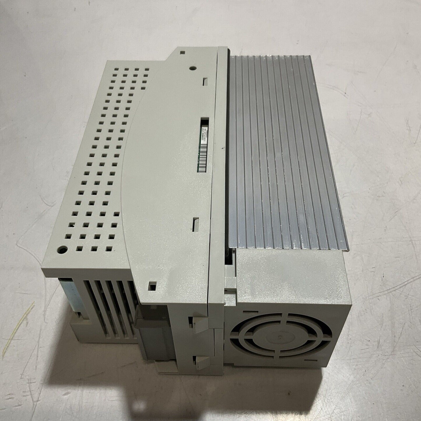 LENZE ECSEA016C4B SERVO DRIVE MOTOR CONTROLLER INVERTER U3S