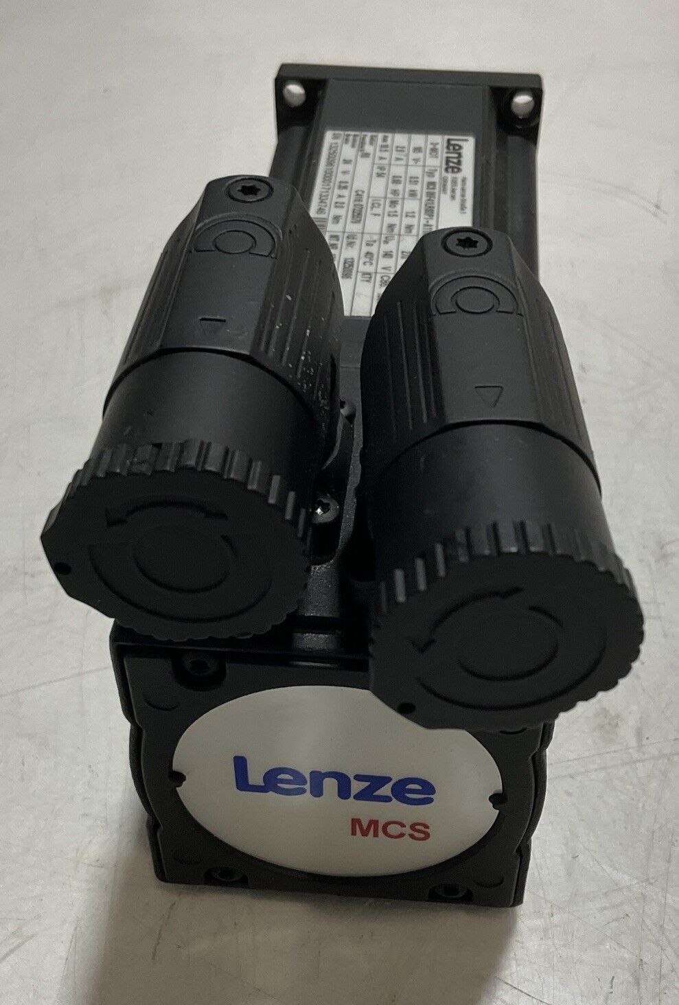 LENZE MCS 06F41LRS0P1-A11N-ST5S00N-R2SU SERVO MOTOR 4050RPM 165V 0.68HP U3S