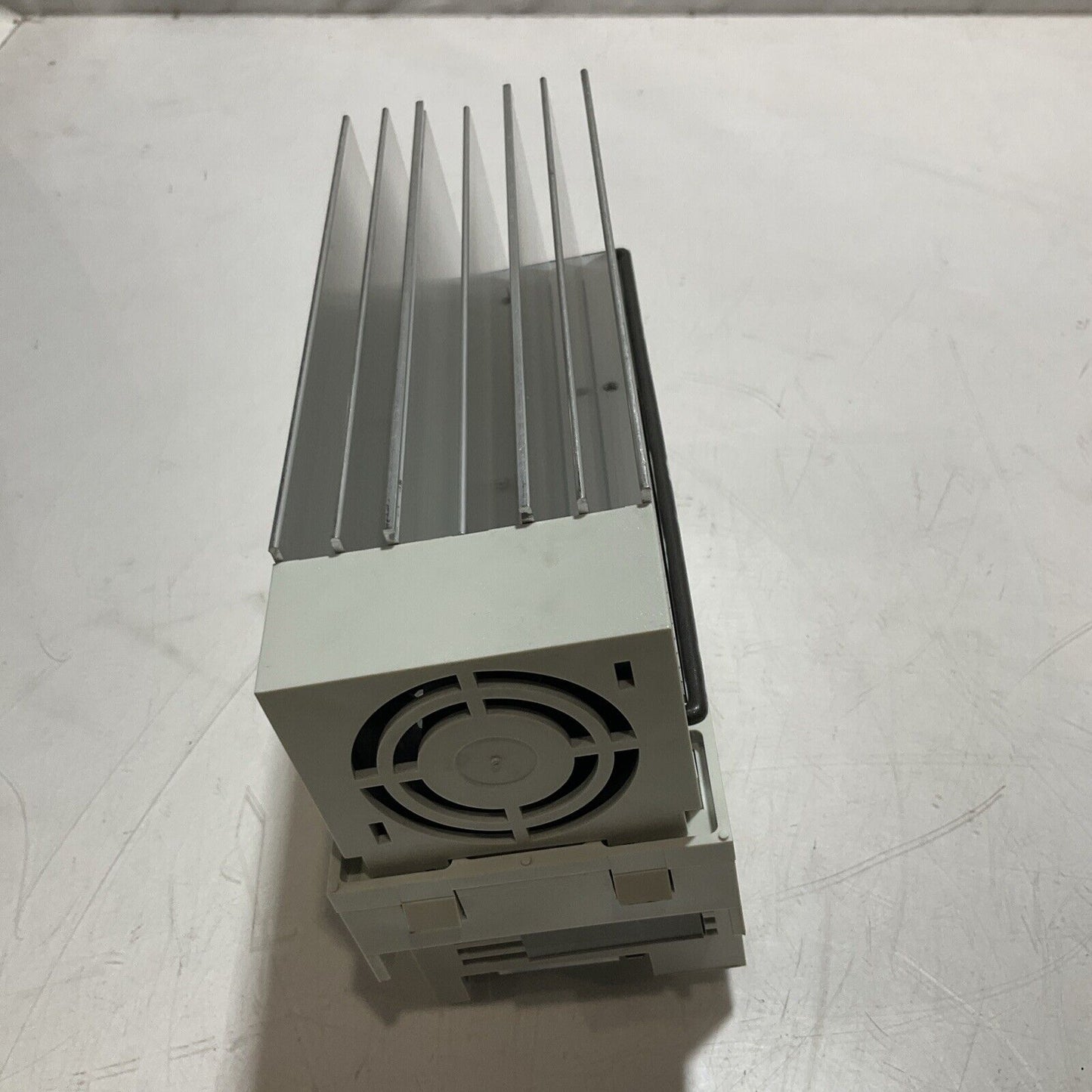 LENZE ECSEA016C4B SERVO DRIVE MOTOR CONTROLLER INVERTER U3S