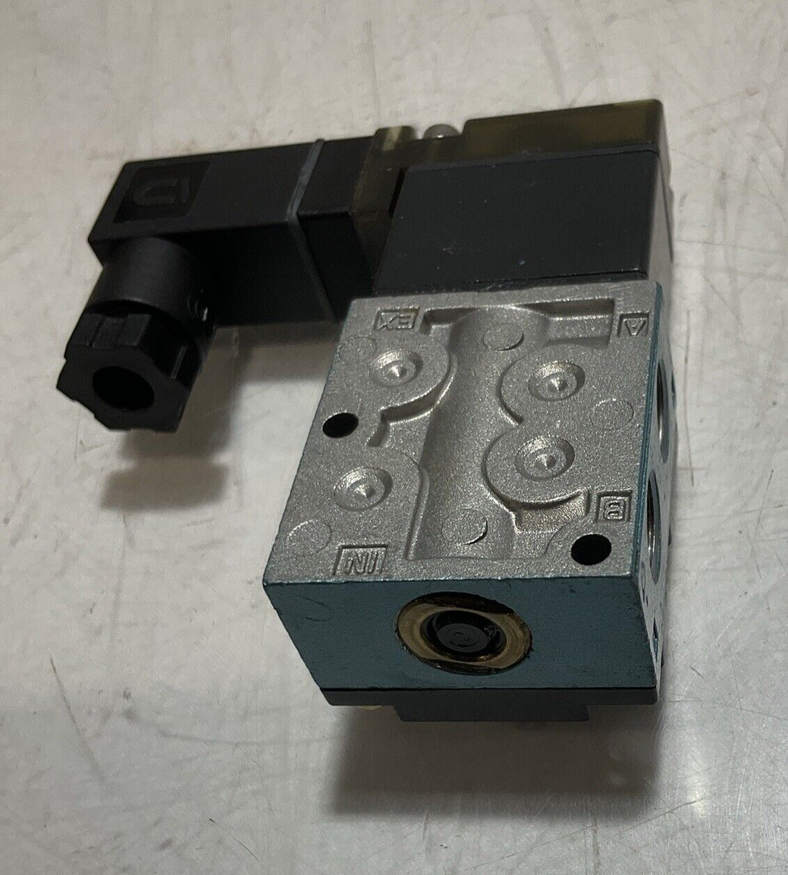 MAC 46A-AA1-JDE0-1KA PNEUMATIC SOLENOID VALVE 24 VDC 1.8 W U3S