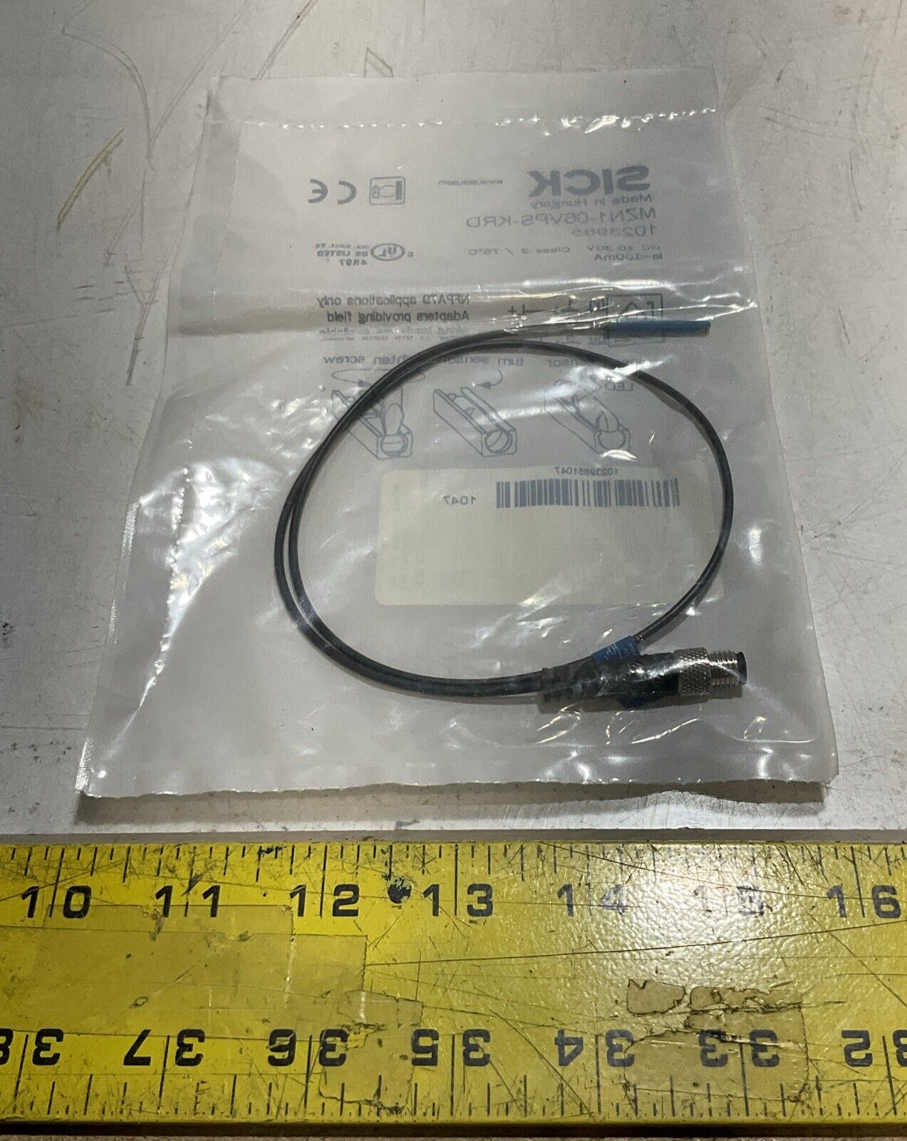 SICK  MZN1-06VPS-KRD 1023985 MAGNETIC SENSOR  LOT OF 4 U3S