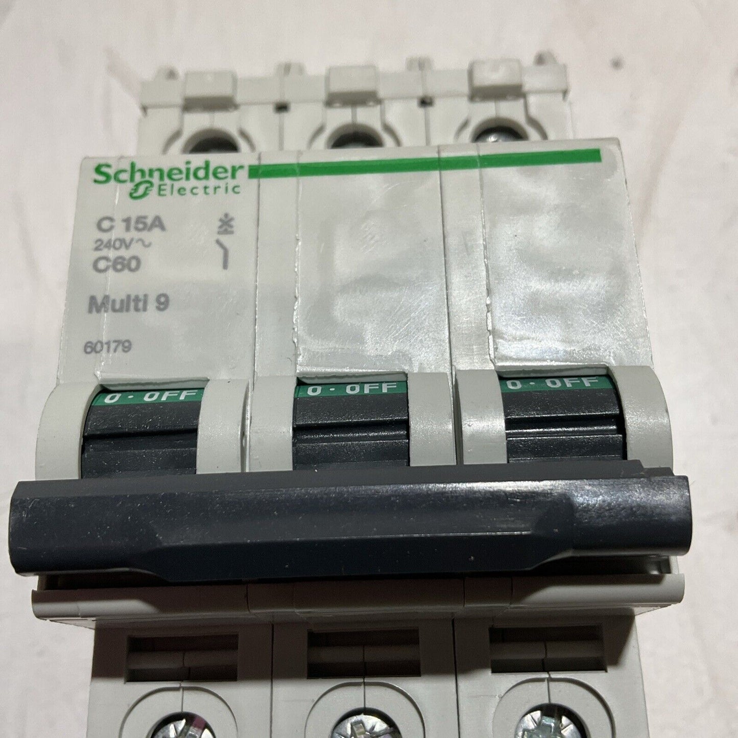 SCHNEIDER ELECTRIC 60179 MINI CIRCUIT BREAKER 3P 15A 240V MULTI 9 U3S