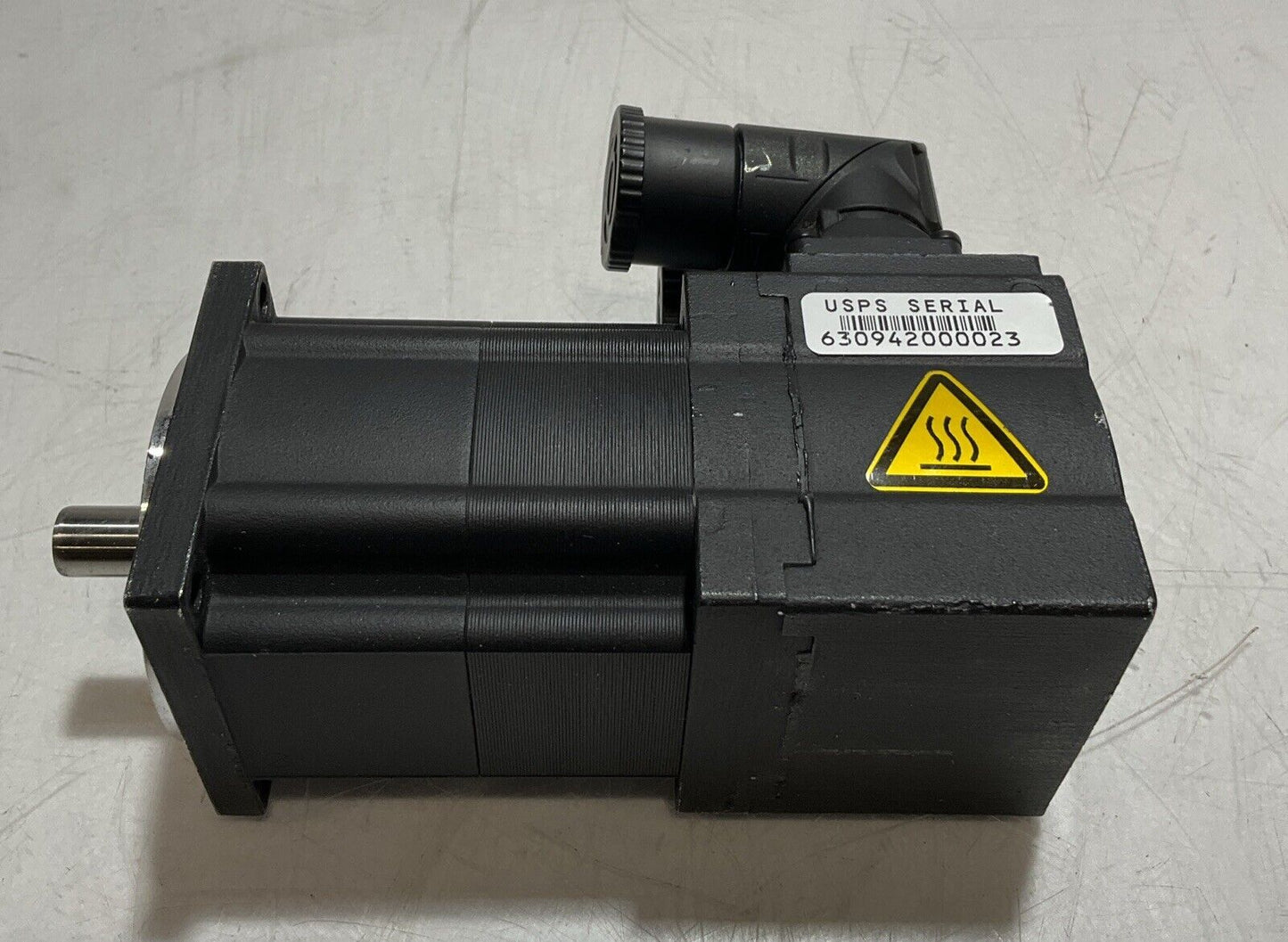 LENZE  MCS 06C60LRS0B0-A11N-ST5S00N-R2SU SERVO MOTOR U3S