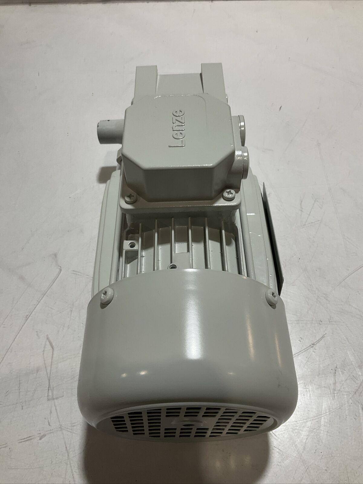 LENZE GKR04-2MVBR071C32 MDE-MAXX 071-32 GEARMOTOR 400V U3S