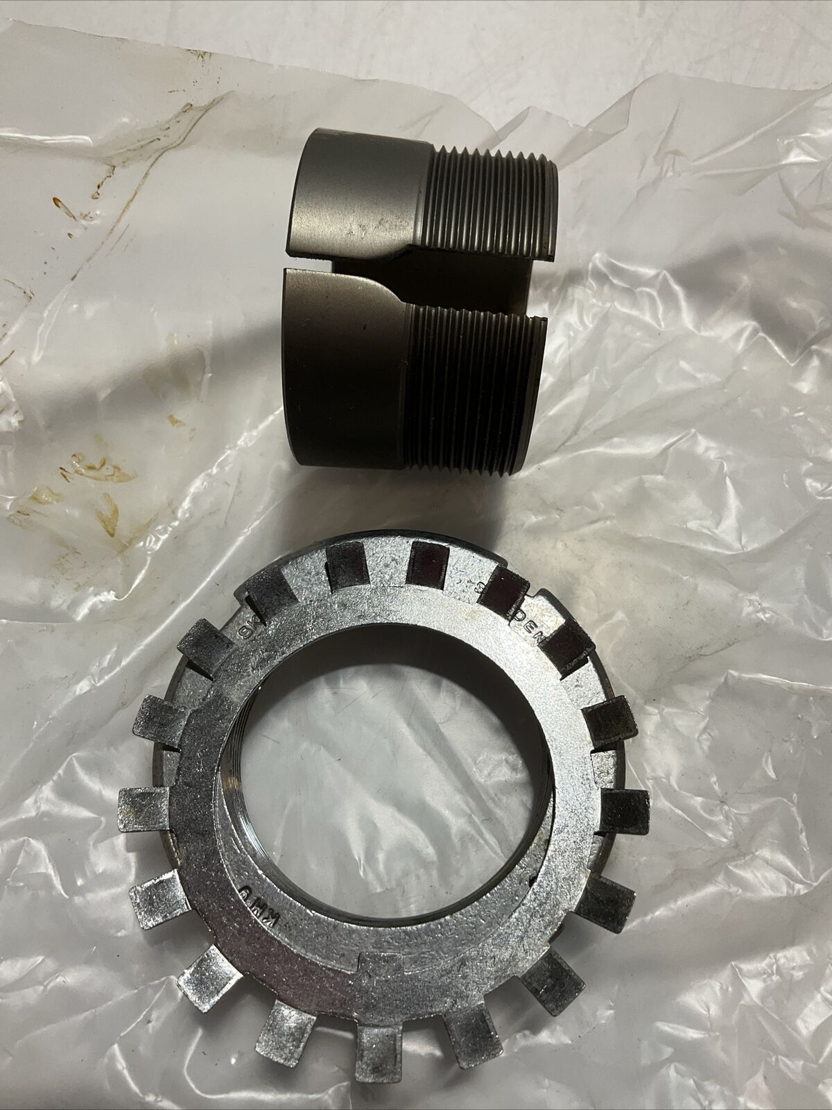 SKF  H209  ADAPTER  SLEEVES   74X52 U3S