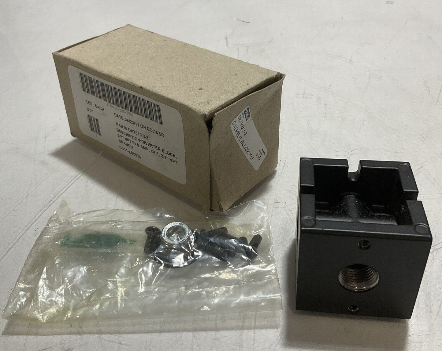 PARKER DK7510-3-3 DIVERTER BLOCK 3/8 NPT BRANCH DIVERTER BLOCK KIT DK751033 U3S