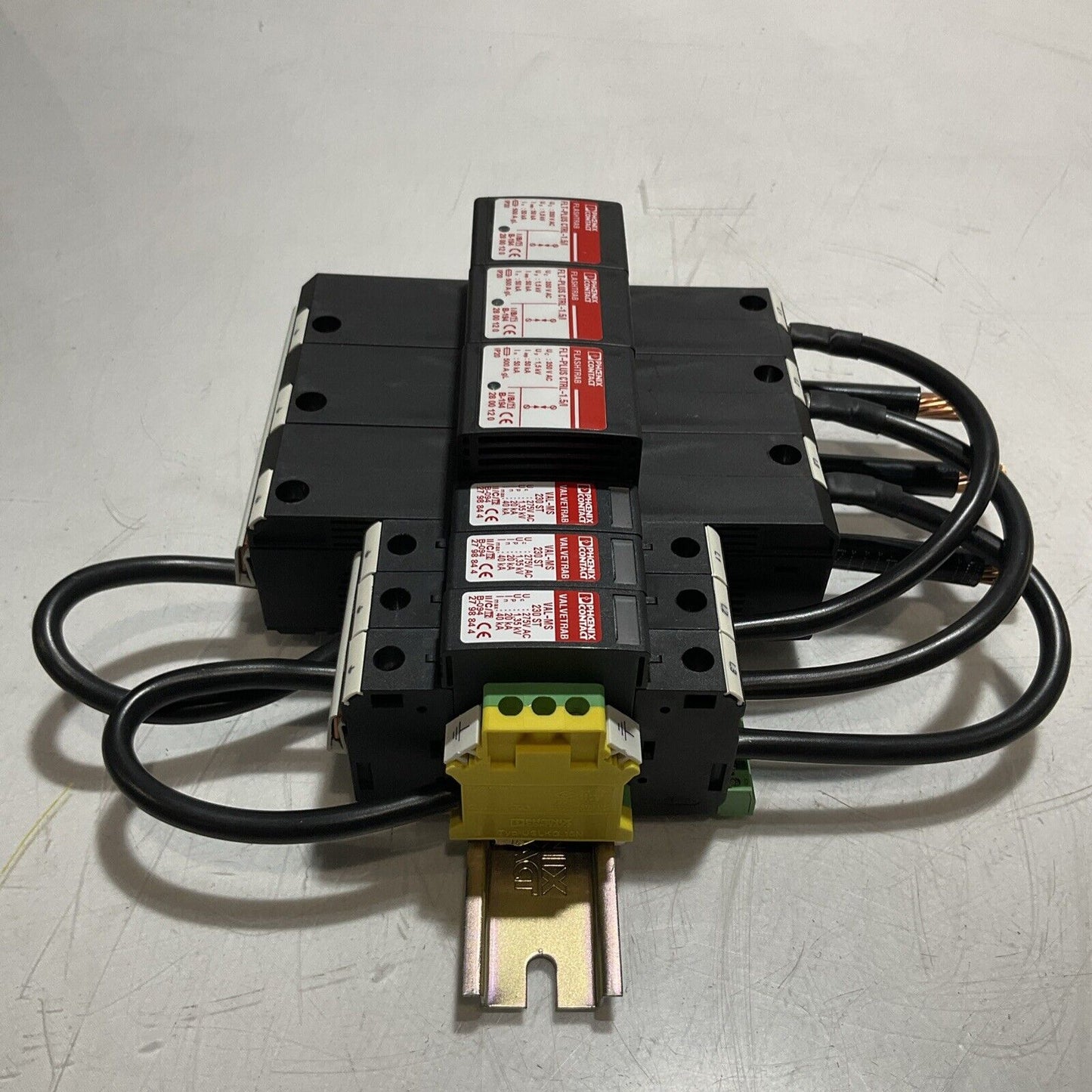 PHOENIX CONTACT 5603415 SYS FT+CT-VAL 208/120 LIGHTING ARRESTER TVSS SYSTEM U3S