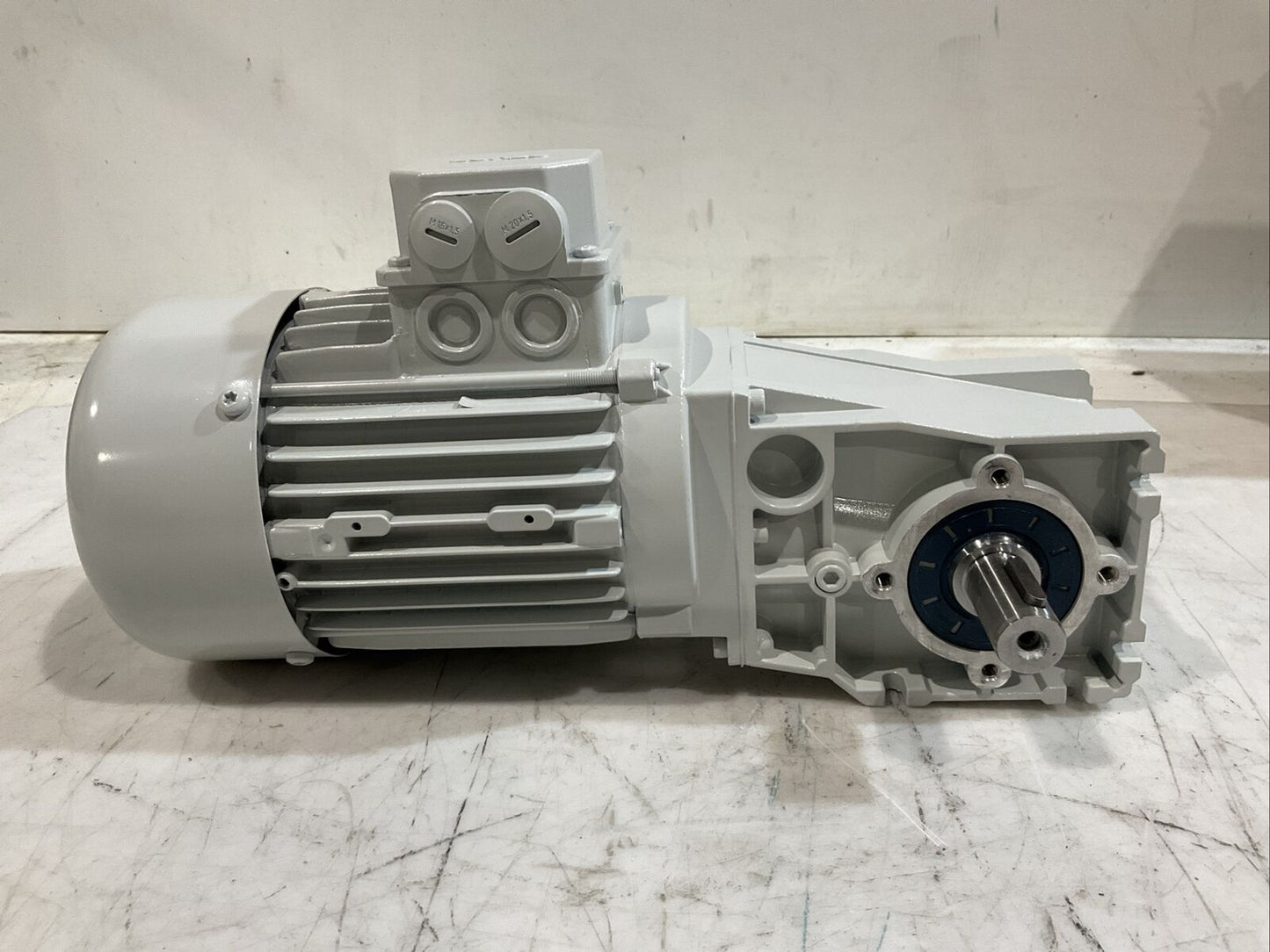 LENZE 3-MOT EN60034 GKR03-2M VBR 071C32 MDEMAXX 071-32 GEAR MOTOR 50/60 HZ U3S