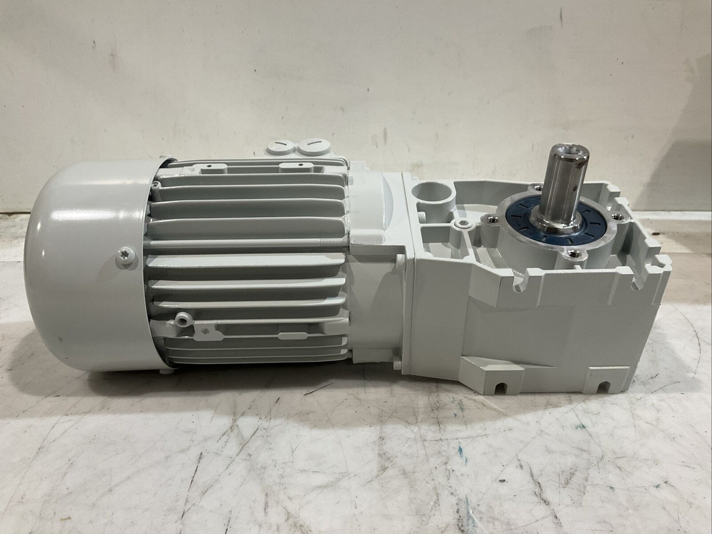 LENZE 3-MOT EN60034 GKR03-2M VBR 071C32 MDEMAXX 071-32 GEAR MOTOR 50/60 HZ U3S