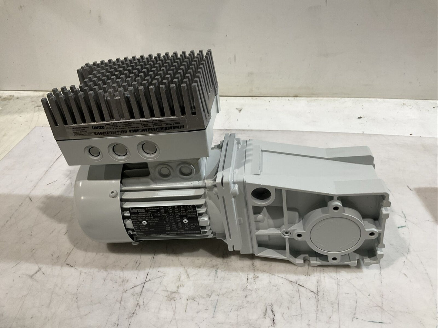 LENZE GKR04-2E VBR 071C32 MDEMAXX071-32C0U GEARBOX MOTOR U3S