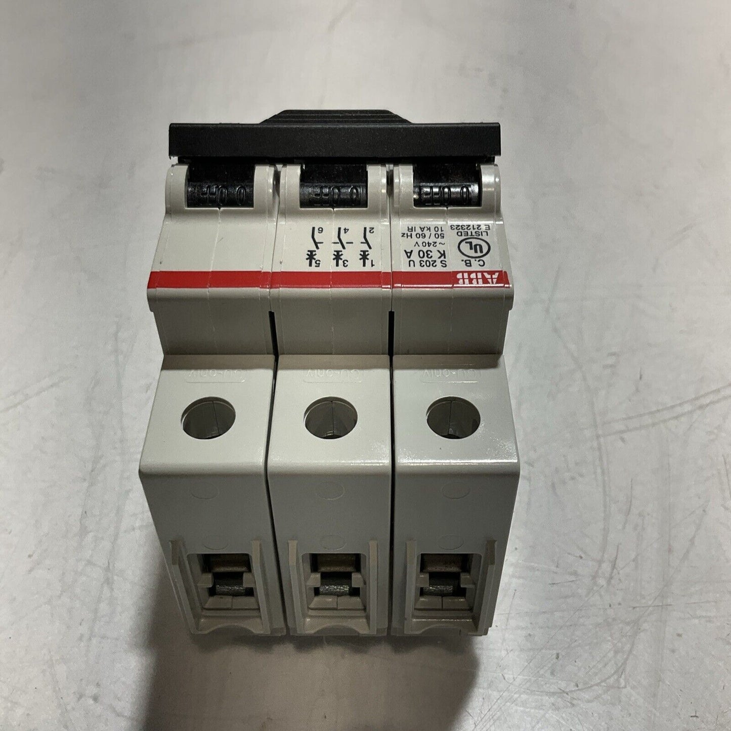 ABB S203U-K30A CIRCUIT BREAKER r3-Pole 240V 50/60Hz 10kA RAIL MOUNT U3S