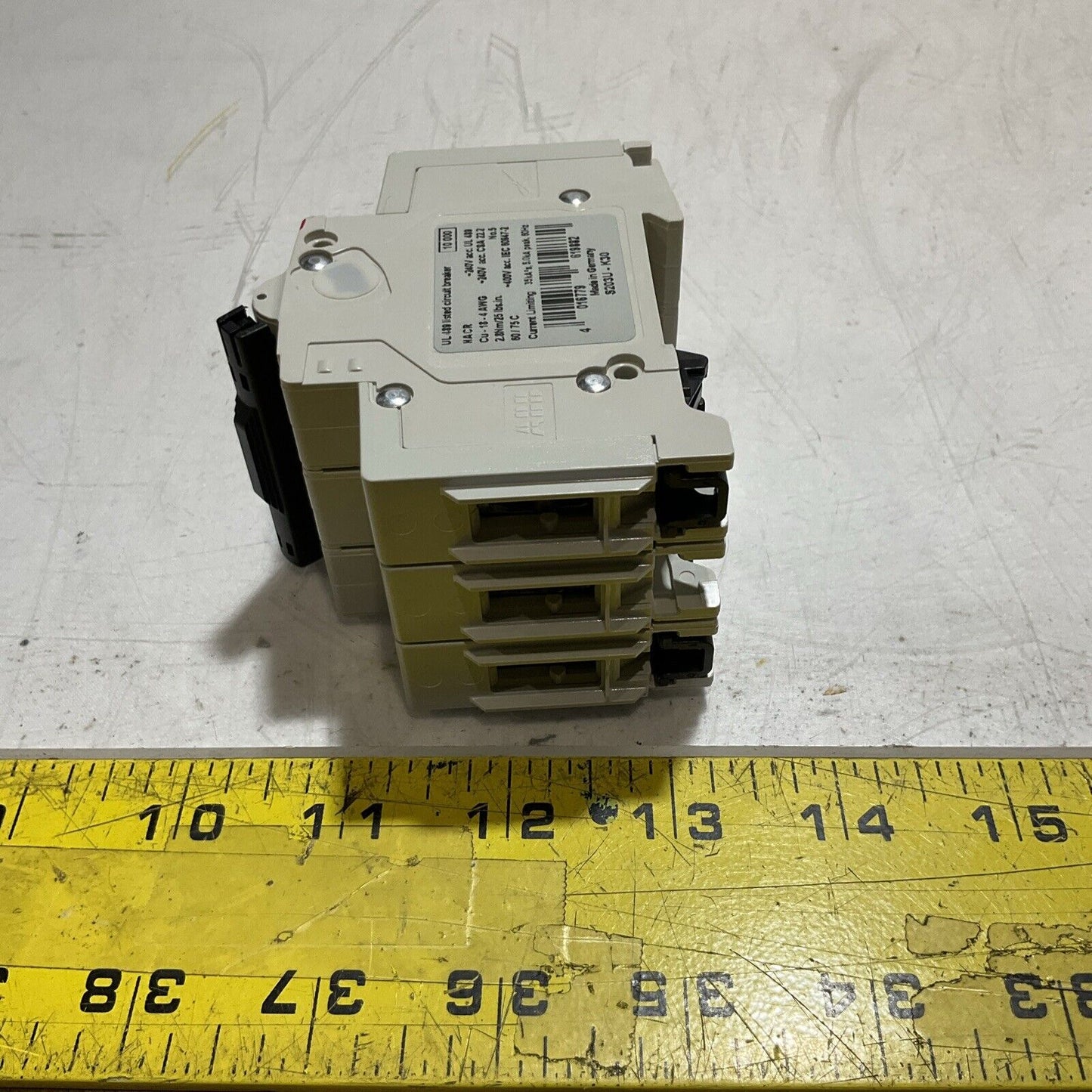 ABB S203U-K30A CIRCUIT BREAKER r3-Pole 240V 50/60Hz 10kA RAIL MOUNT U3S