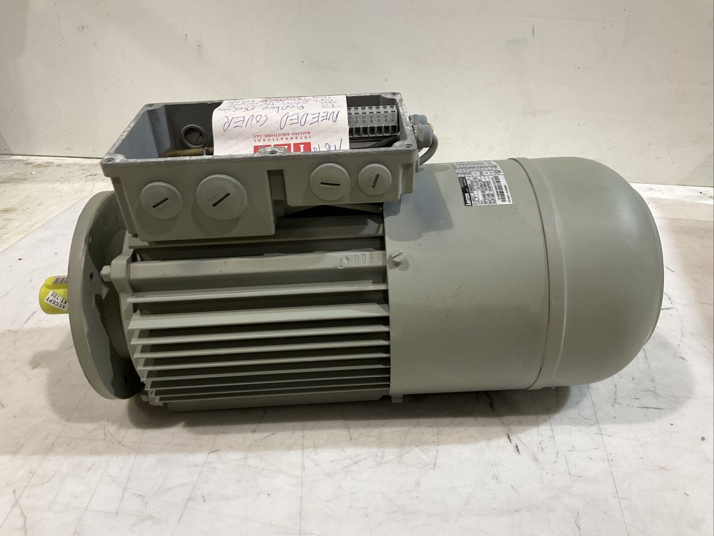 LENZE EN60034 KTY3TKO BFK458-08 MDSMABS090-32B GEAR MOTOR 2525RPM 2.7KW 87HZ U3S