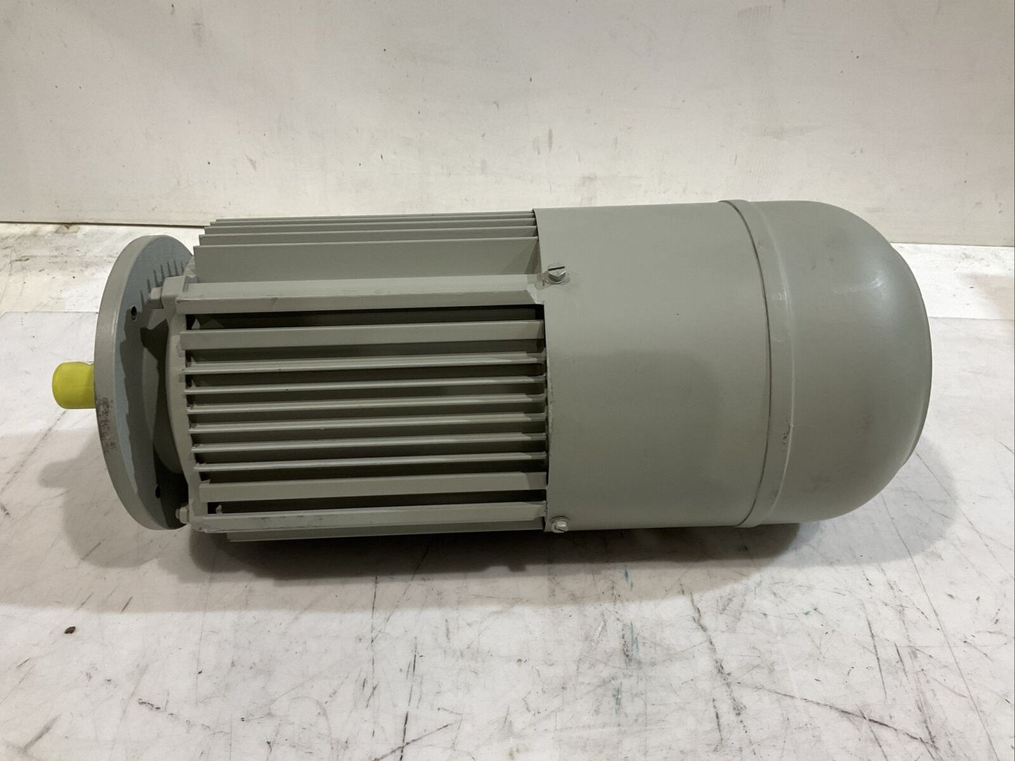 LENZE EN60034 KTY3TKO BFK458-08 MDSMABS090-32B GEAR MOTOR 2525RPM 2.7KW 87HZ U3S