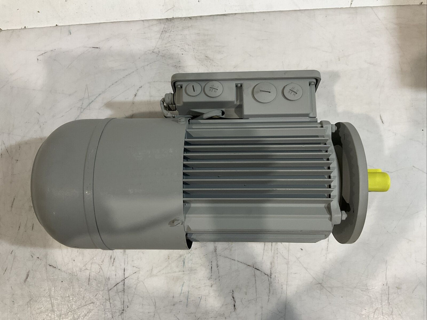 LENZE EN60034 KTY3TKO BFK458-08 MDSMABS090-32B GEAR MOTOR 2525RPM 2.7KW 87HZ U3S