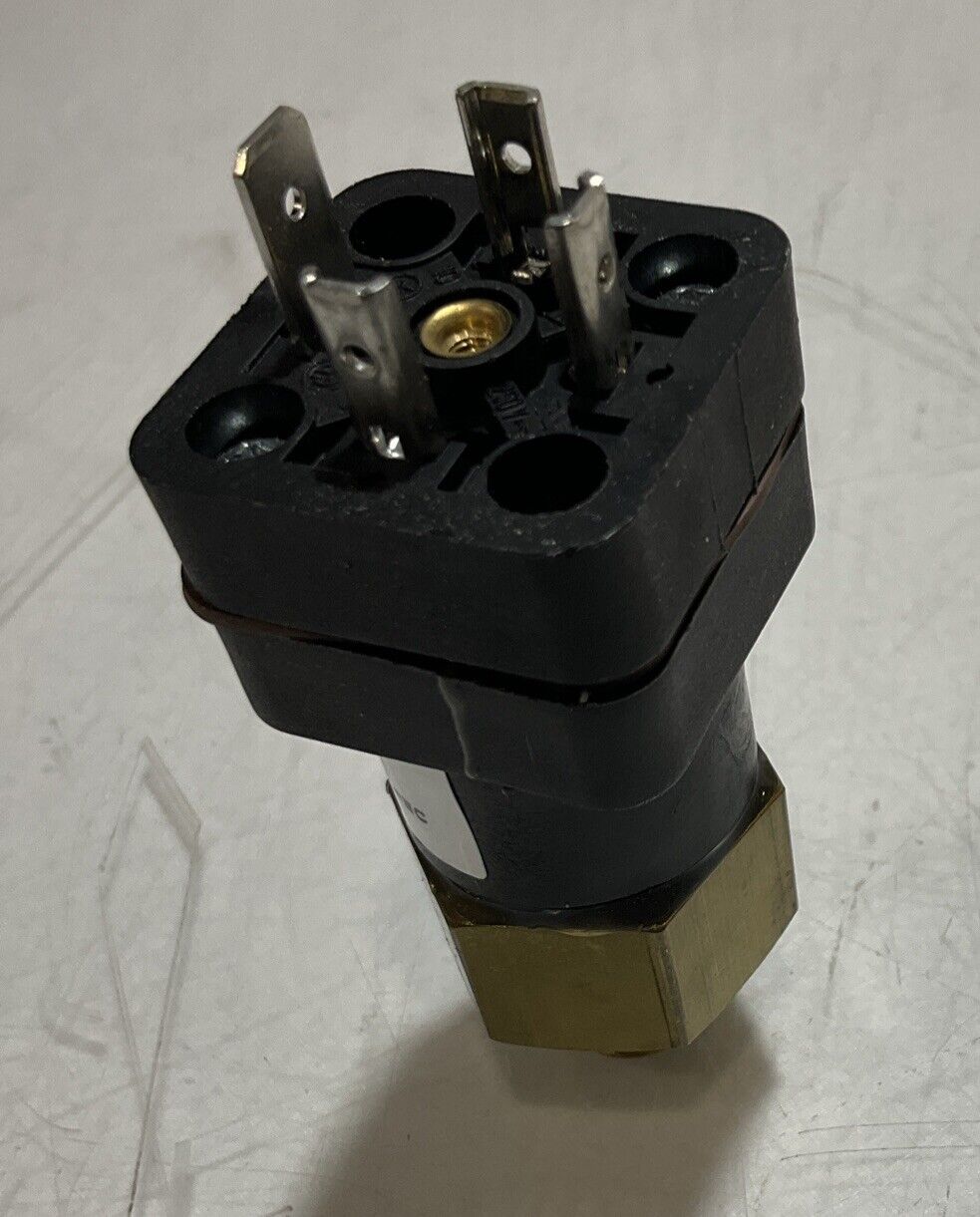 NASON  MM-1C-120R/HH SINGLE POLE DOUBLE THROW SWITCH PRESSURE U3S