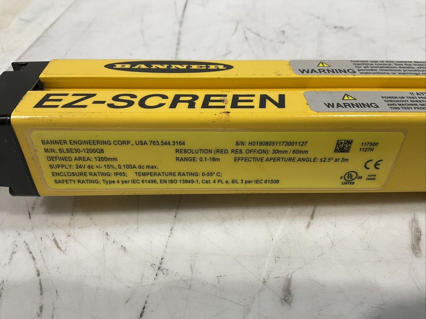 BANNER SLSE30-1200Q8 117300 EZ SCREEN LIGHT SCREEN EMITTER 1200MM 24VDC U3S