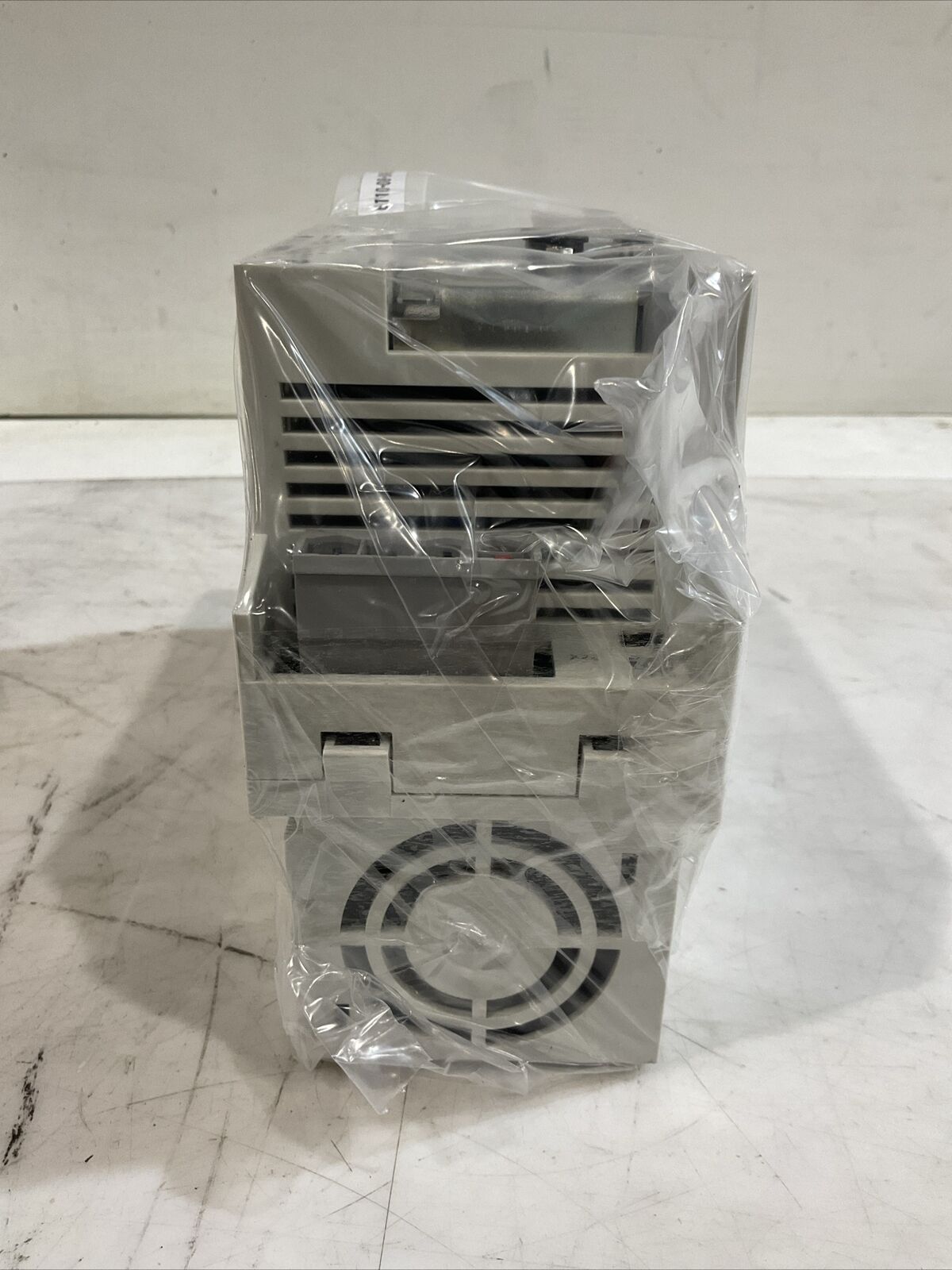 LENZE ECSEA008C4B SERVO DRIVE INVERTER U3S