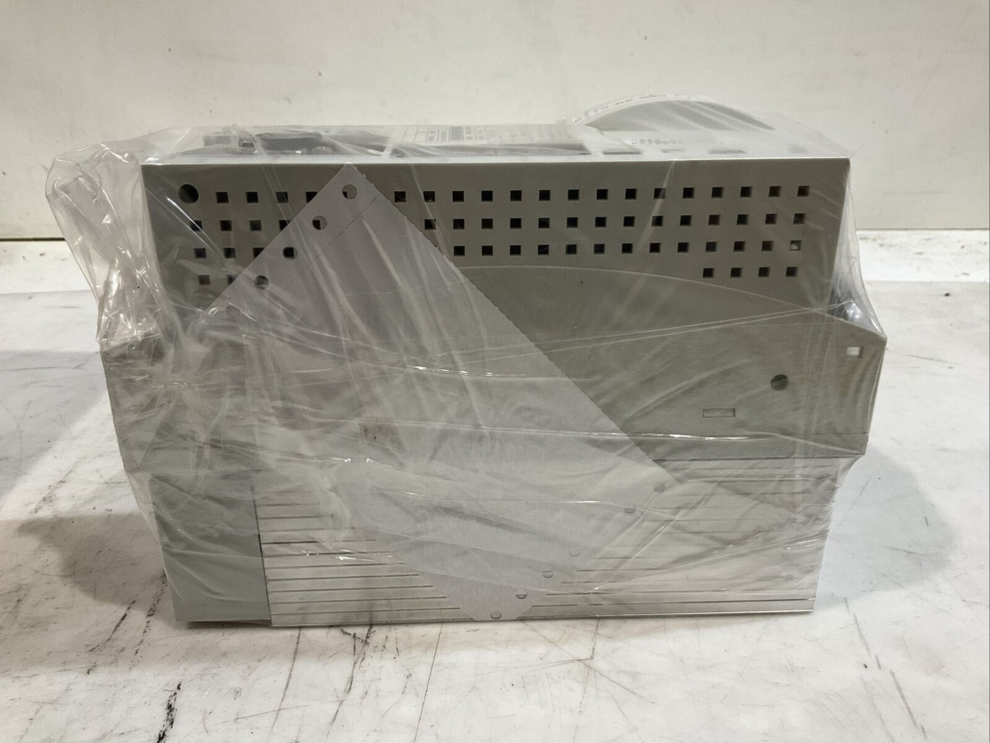 LENZE ECSEA008C4B SERVO DRIVE INVERTER U3S