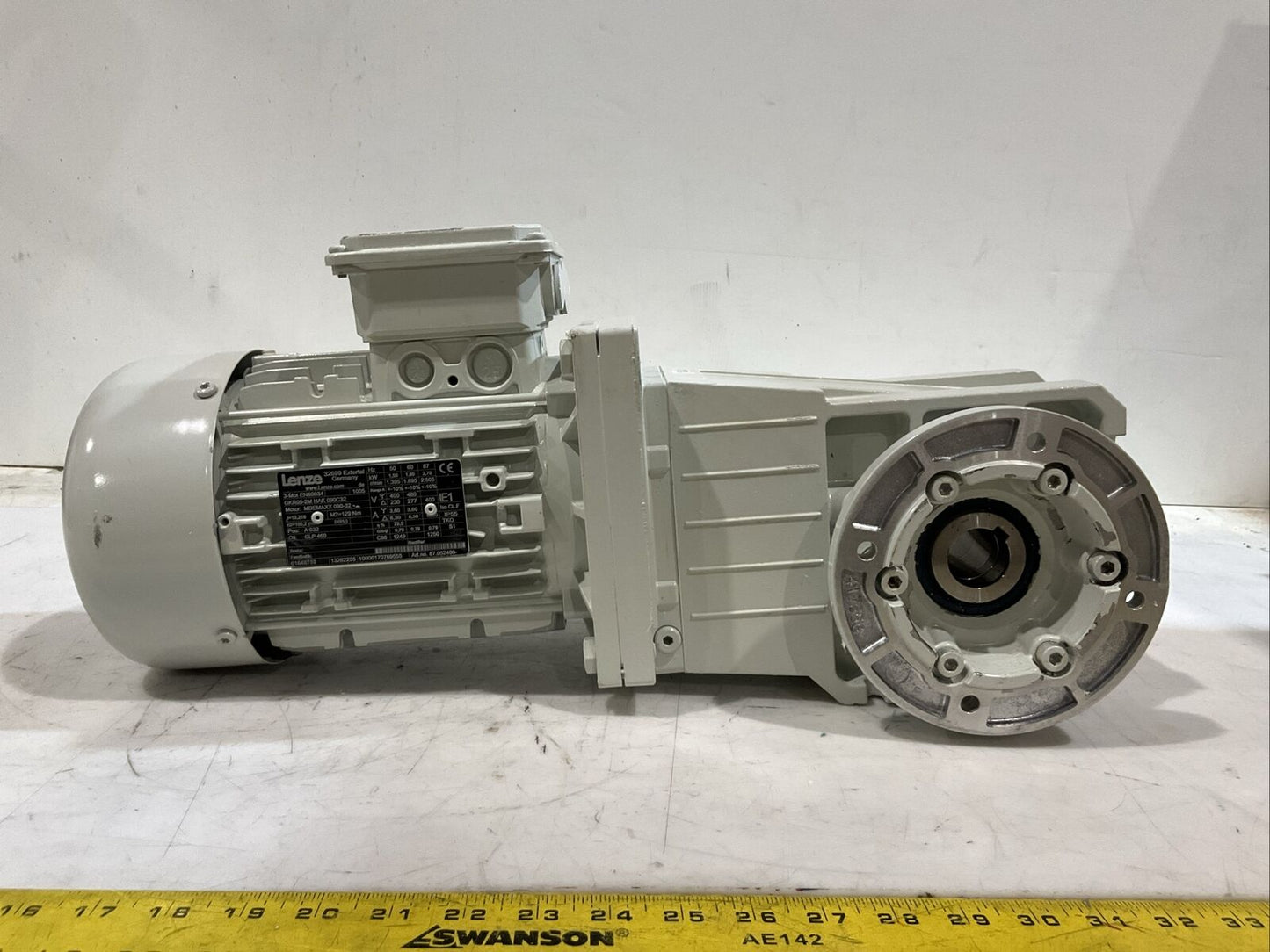 LENZE GKR05-2M HAK 090C32 BEVEL GEAR MOTOR MDEMAXX 090-32 U3S