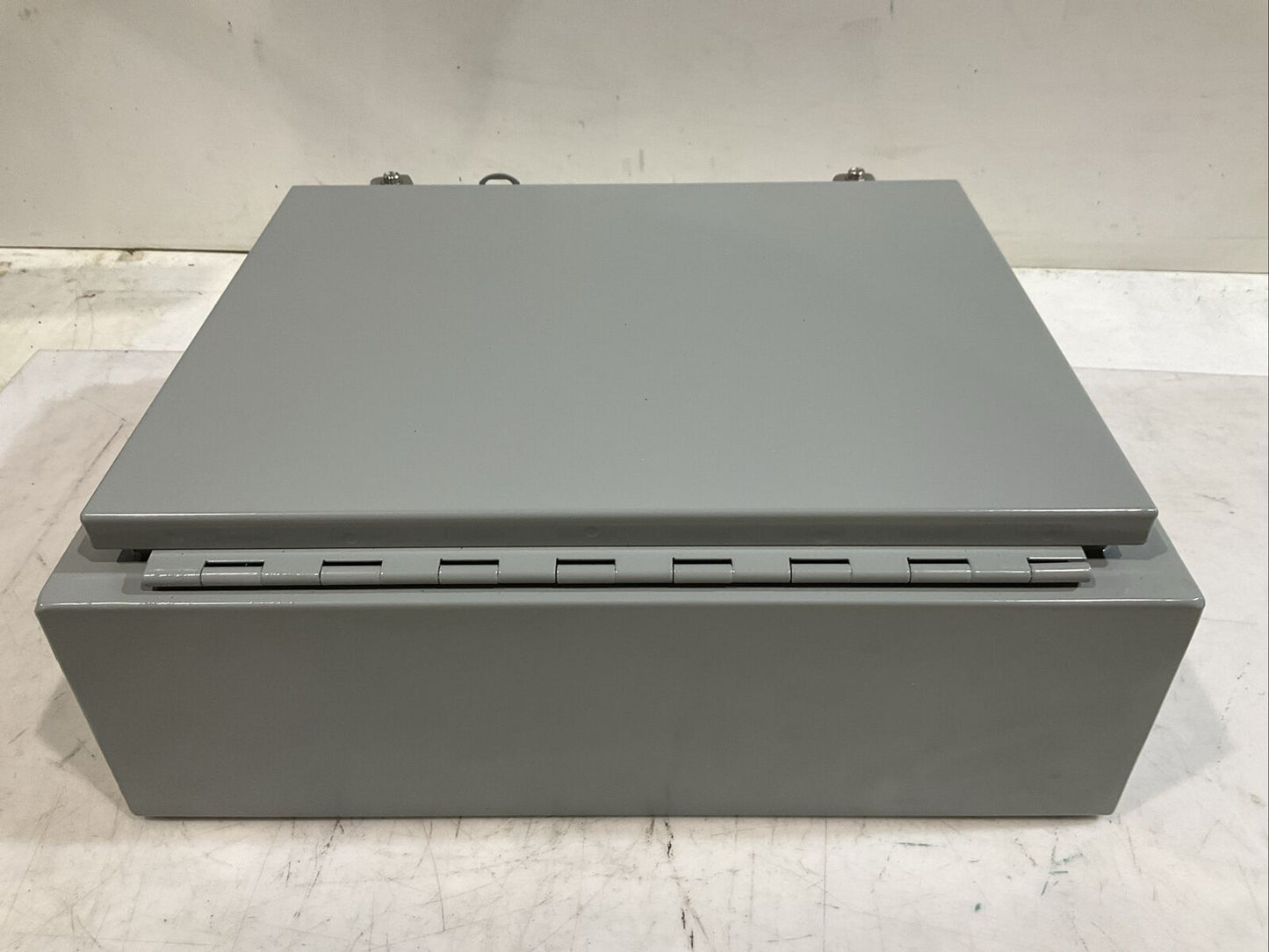 HAMMOND 1418C6 WALL MOUNT ENCLOSURE W/ PANEL 20IN X 16IN X 6IN U3S