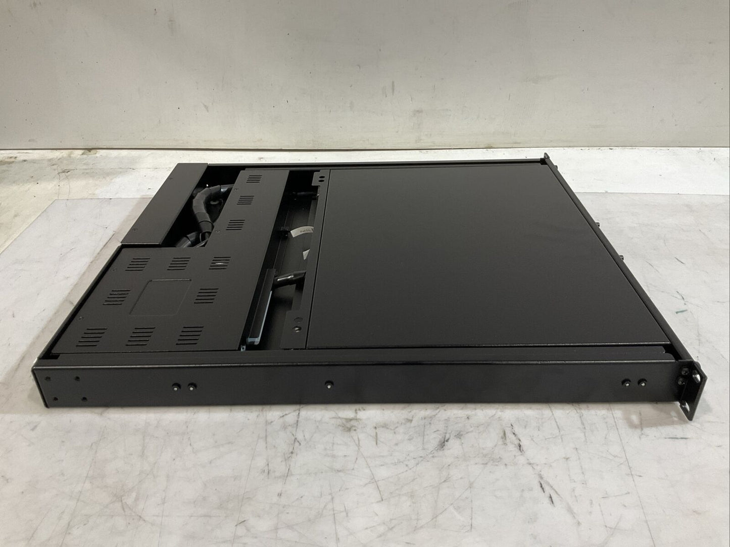 MACASE RM-KI-P1UKMV RACK MOUNT MONITOR 15IN U3S