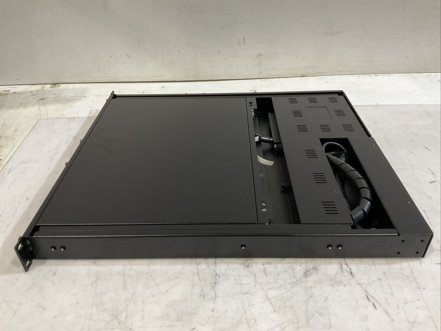 MACASE RM-KI-P1UKMV RACK MOUNT MONITOR 15IN U3S