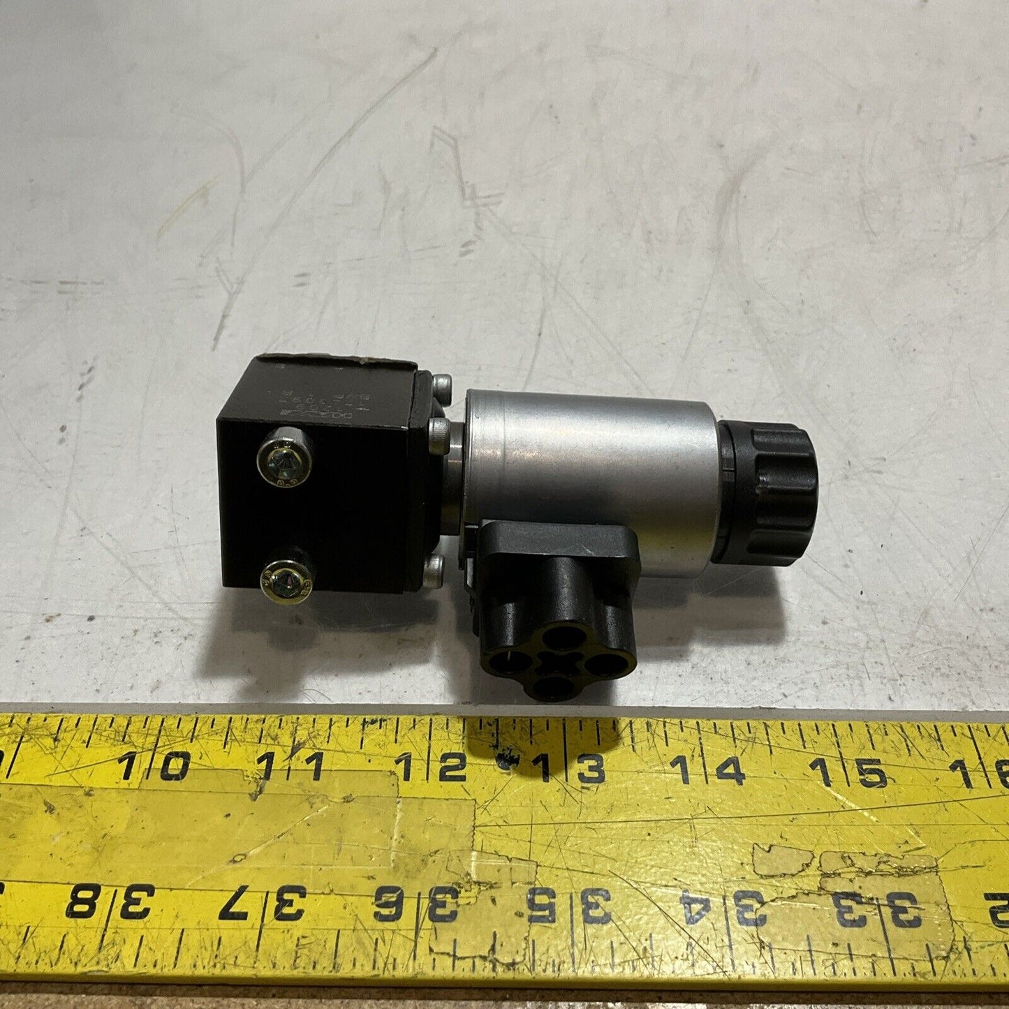 HAWE 1209 1743097 BVP 1 R DIRECTIONAL SEATED VALVE N3M