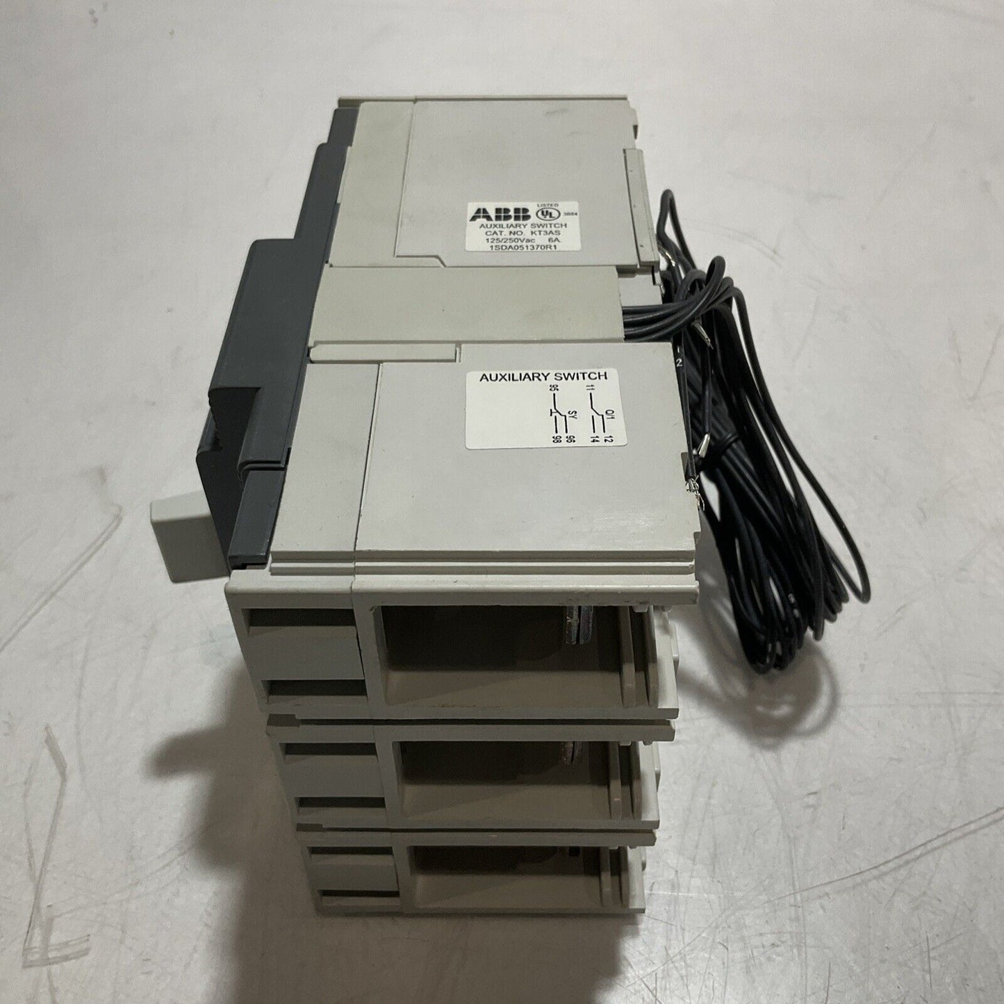 ABB SACE TMAX T3N CIRCUIT BREAKER 225A 3 POLE AUX SWITCH T3N225WA U3S