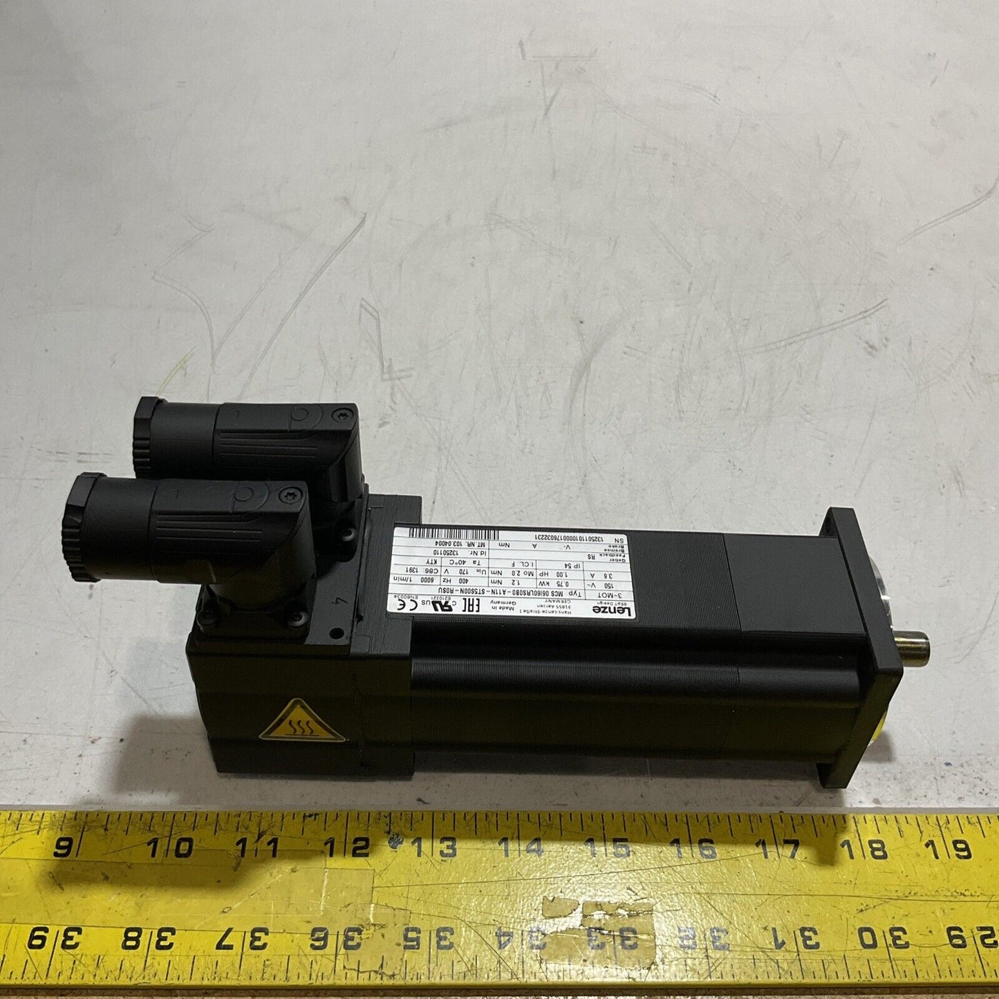 LENZE MCS 06160LRS0B0-A11N-ST5S00N-R0SU SERVO MOTOR 150/170V 1.00 HP 400HZ U3S